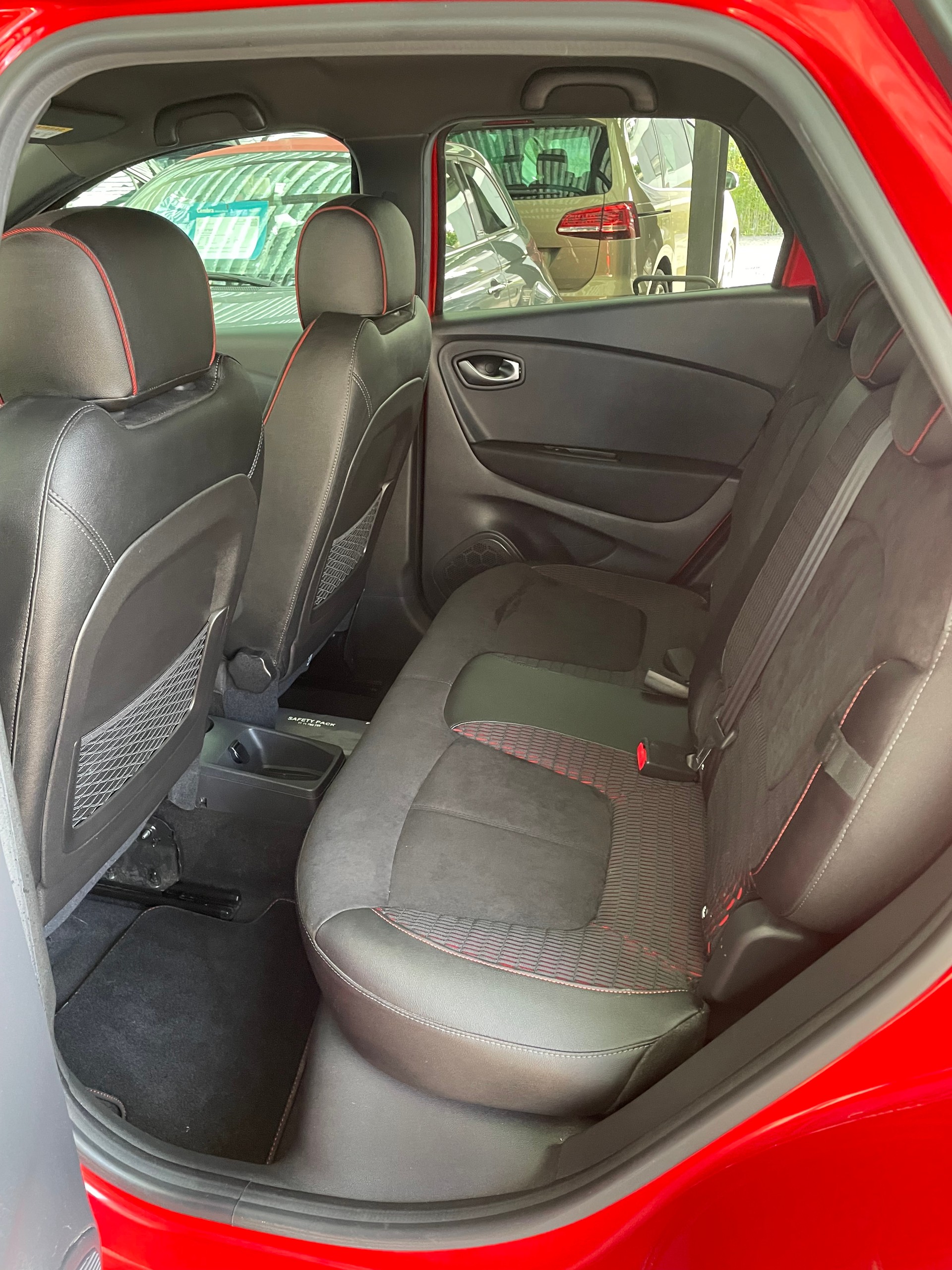 RENAULT Captur 1.3 T 16V Red Edition EDC-image-8