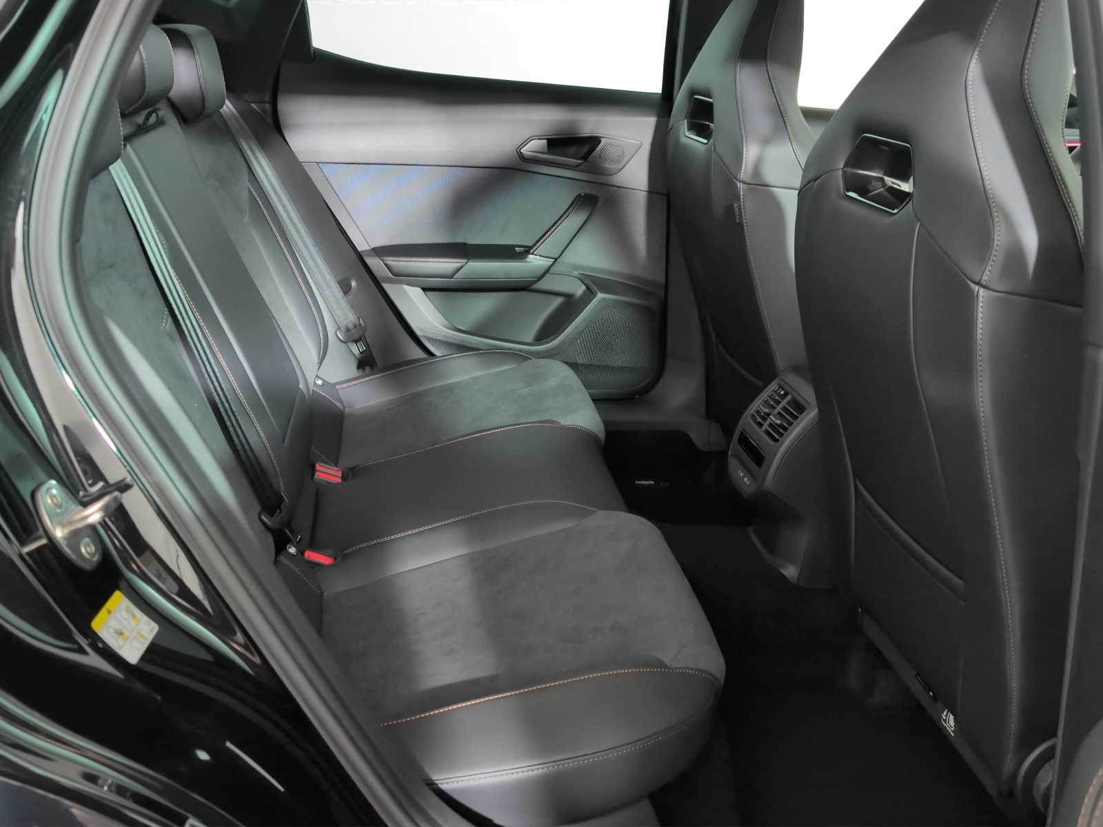 CUPRA Formentor 1.5 e-HYBRID pHEV Prime Edition DSG-image-8