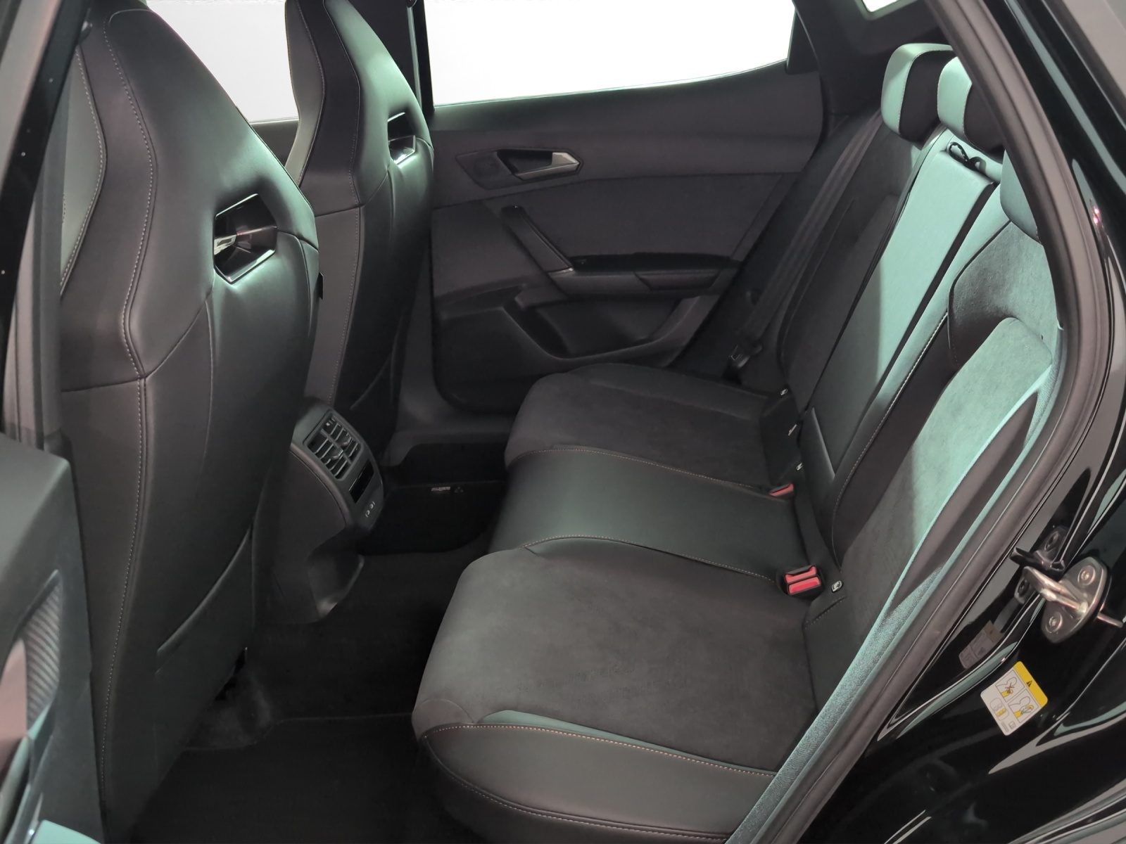 CUPRA Formentor 1.5 e-HYBRID pHEV Prime Edition DSG-image-7