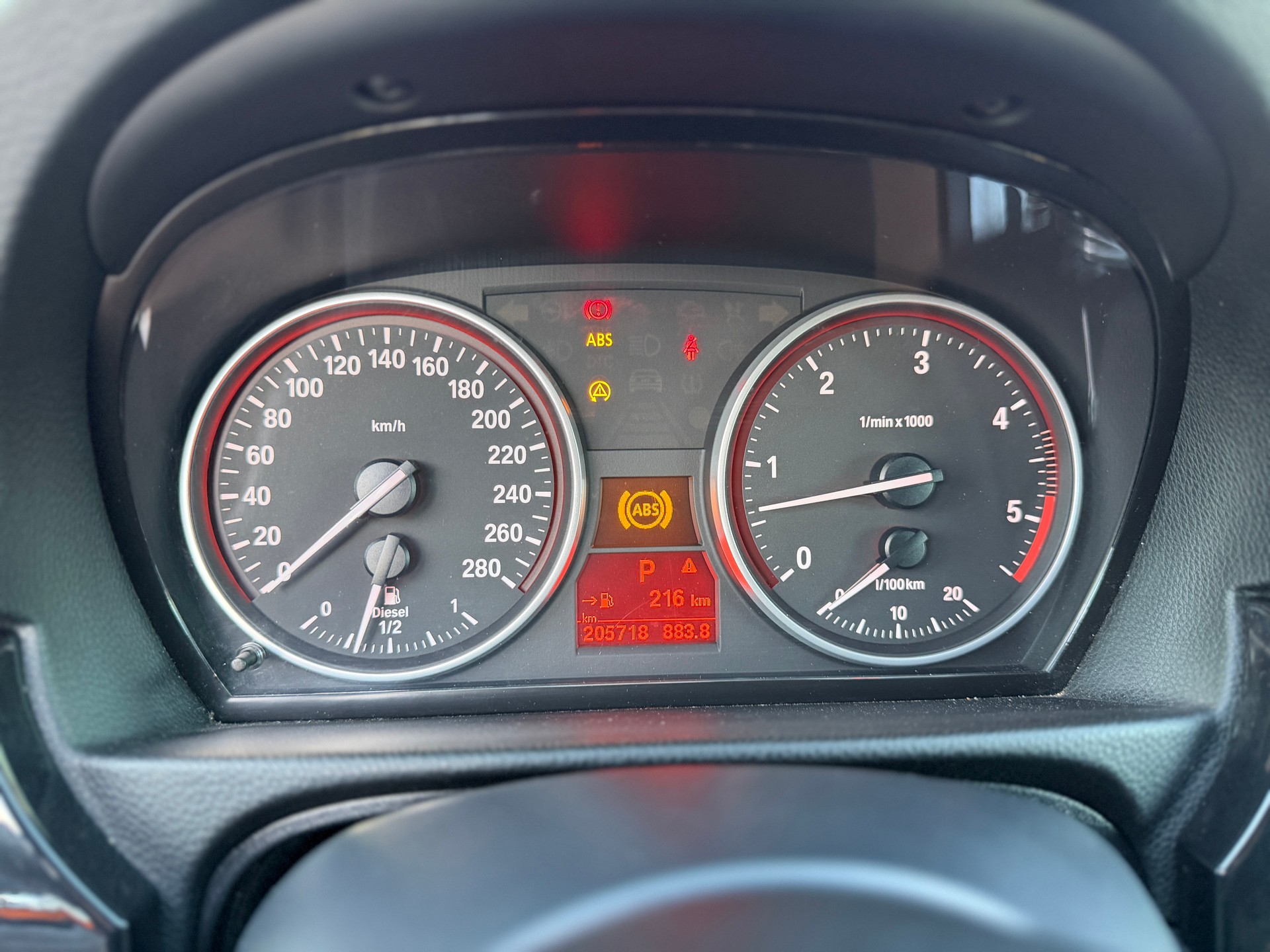 BMW BMW 330d Coupé-image-13