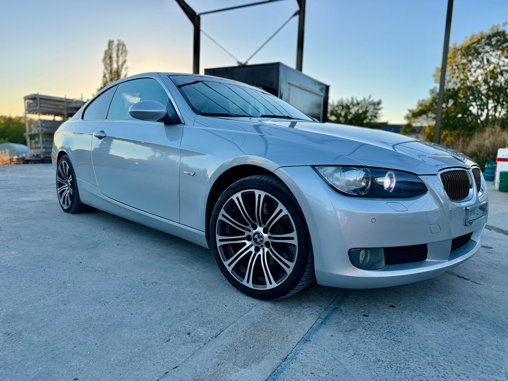 BMW BMW 330d Coupé-image-3