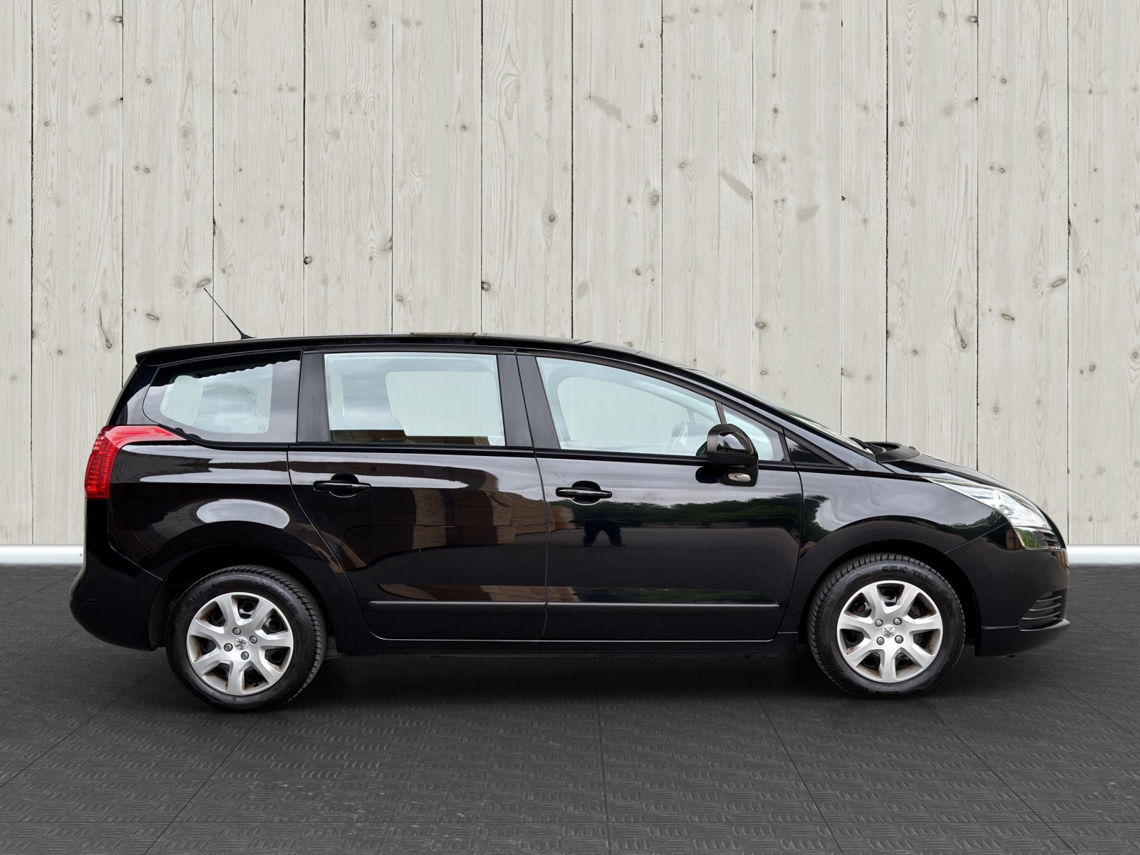 PEUGEOT 5008 1.6 16V VTI Sport-image-7