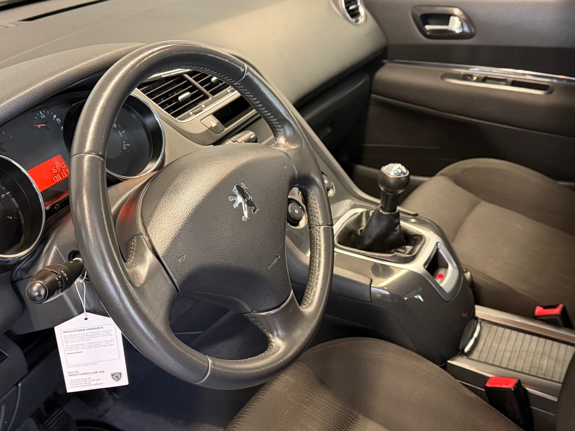 PEUGEOT 5008 1.6 16V VTI Sport-image-10