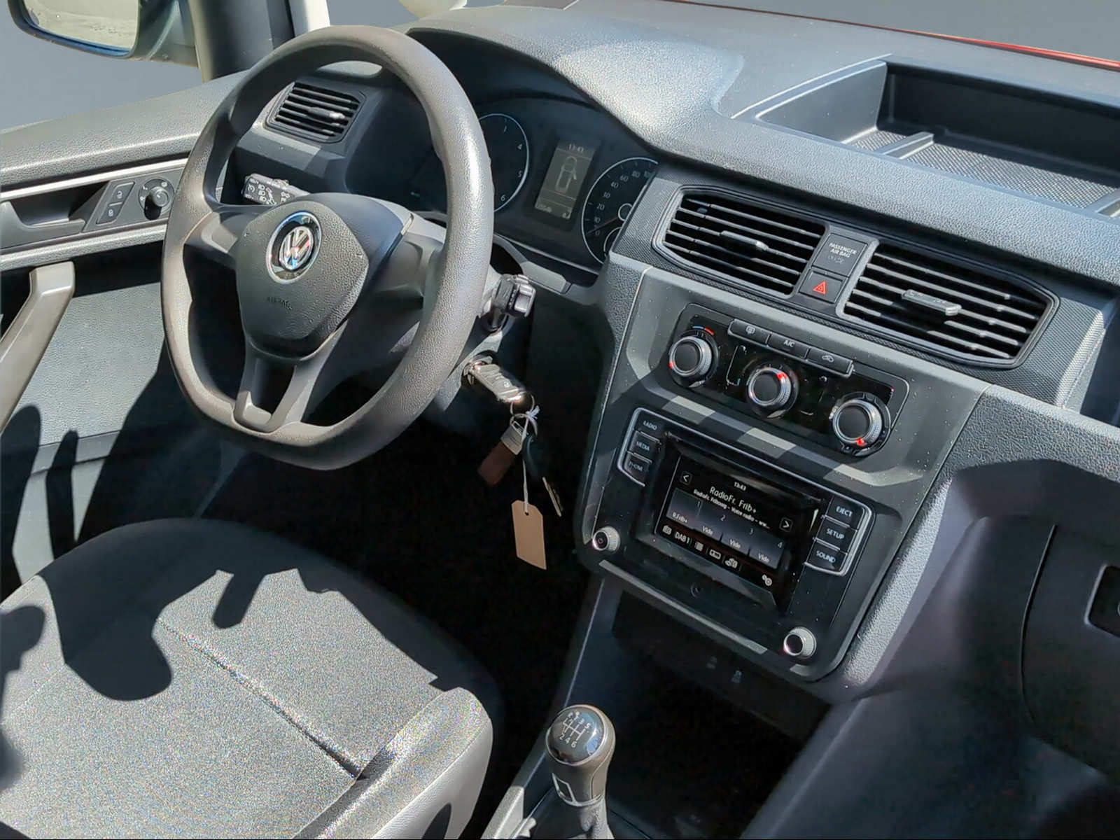 VW Caddy Maxi fourg. 2.0 TDI 122 BMT 4motion-image-9