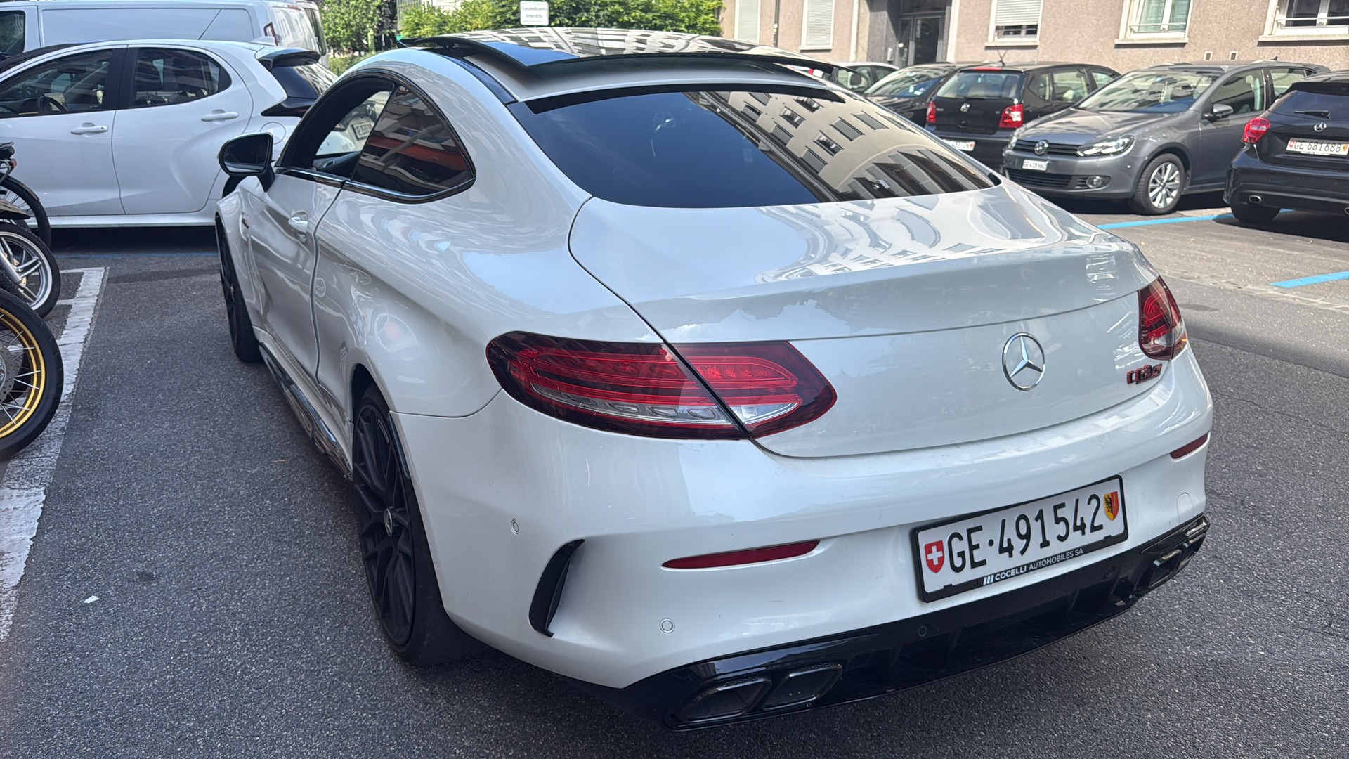 MERCEDES-BENZ C 63 AMG-image-2
