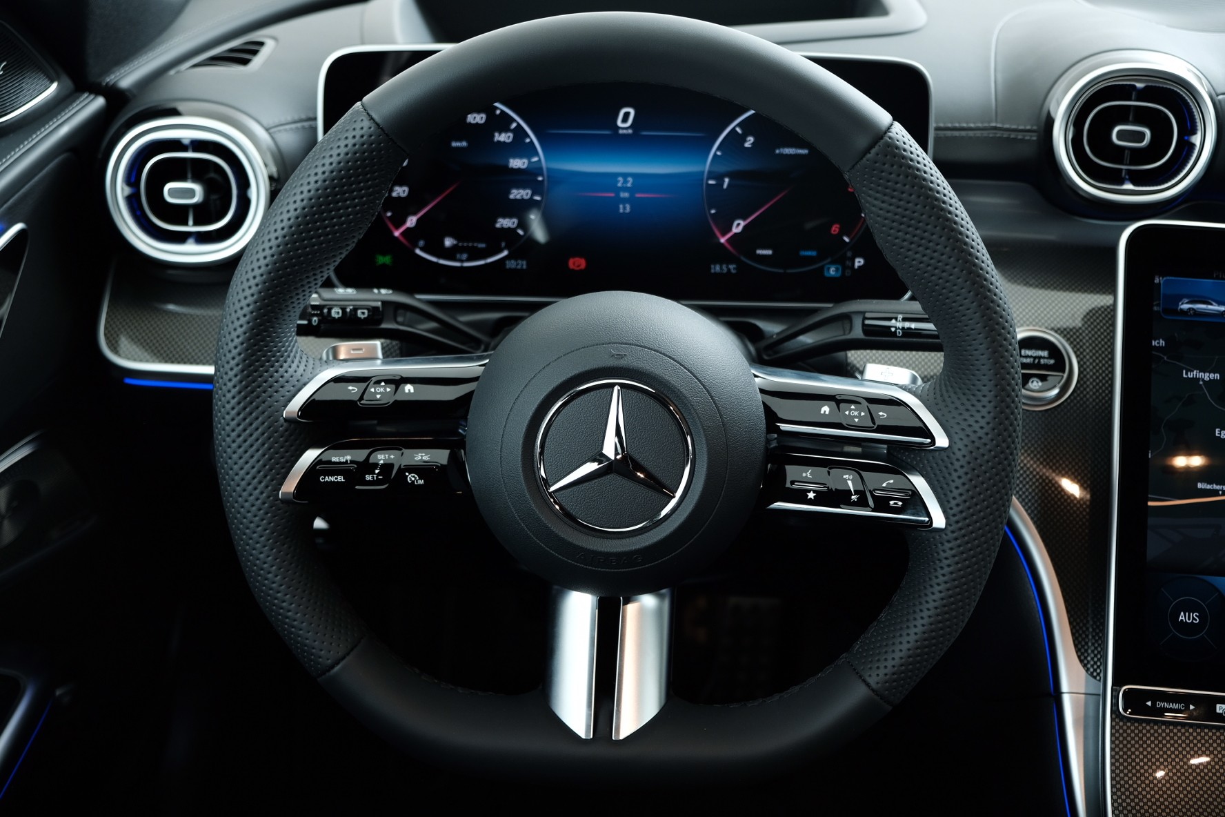 MERCEDES-BENZ C 220 d Swiss Star AMG Line 4matic S206-image-6