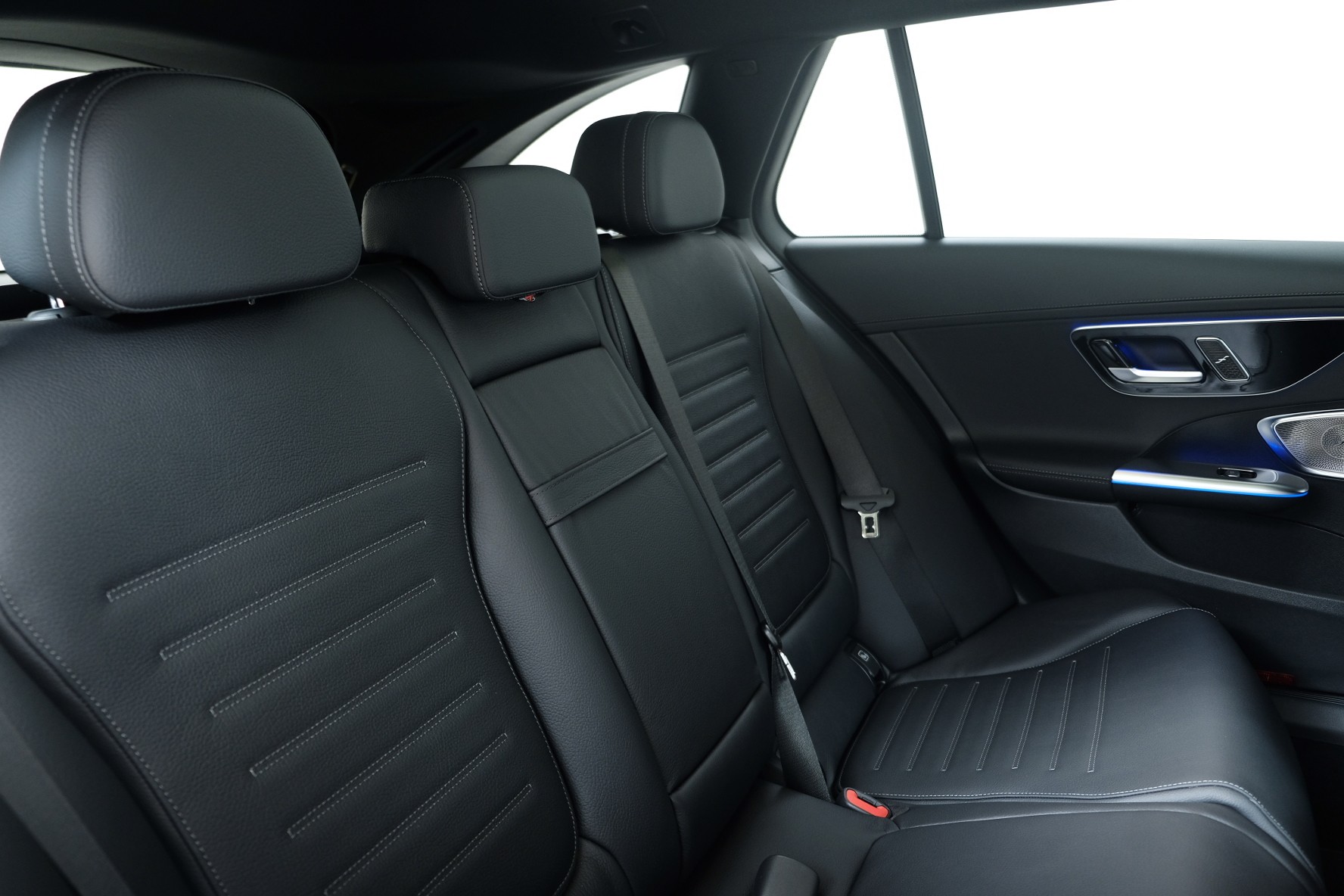 MERCEDES-BENZ C 220 d Swiss Star AMG Line 4matic S206-image-9