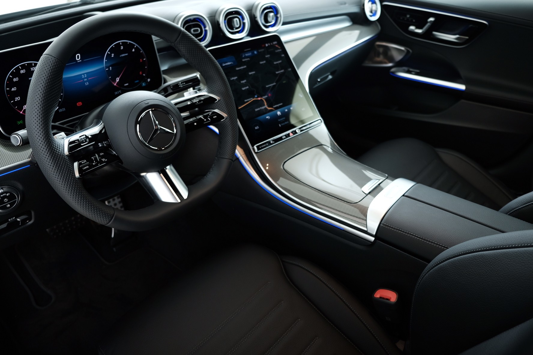 MERCEDES-BENZ C 220 d Swiss Star AMG Line 4matic S206-image-7