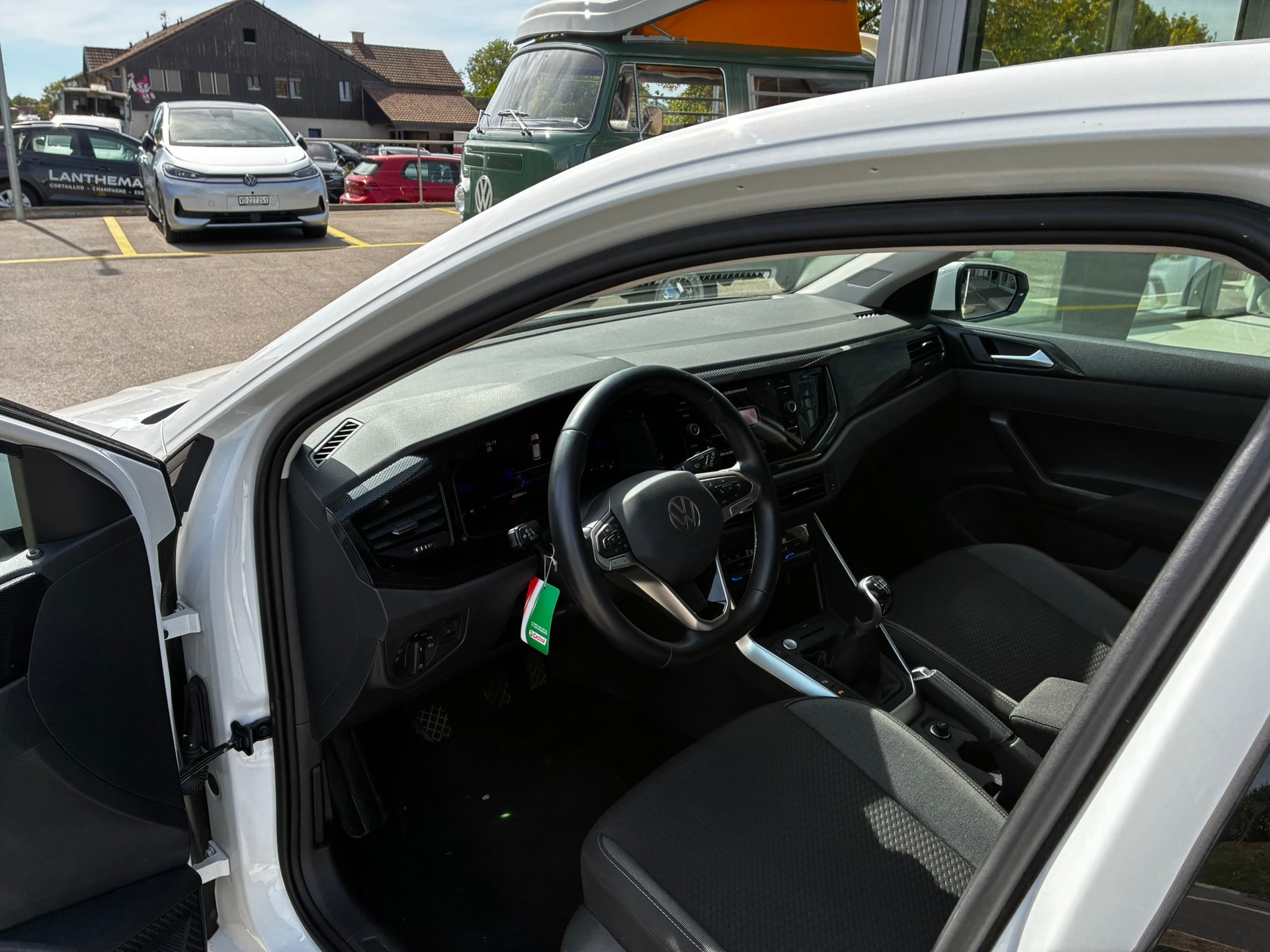 VW Polo 1.0 TSI Life-image-5