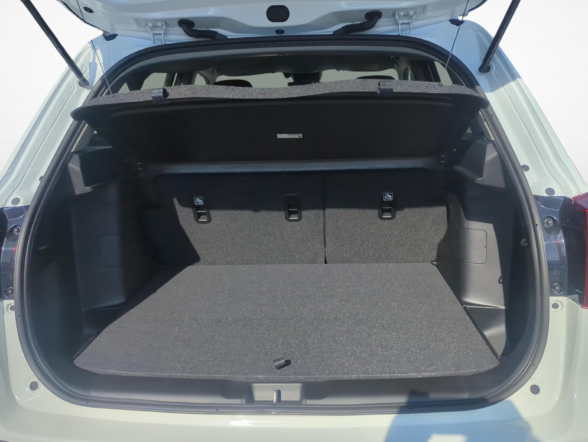 SUZUKI Vitara 1.4 T Sakura Hybrid 4x4 / 1.99% Leasing-image-11