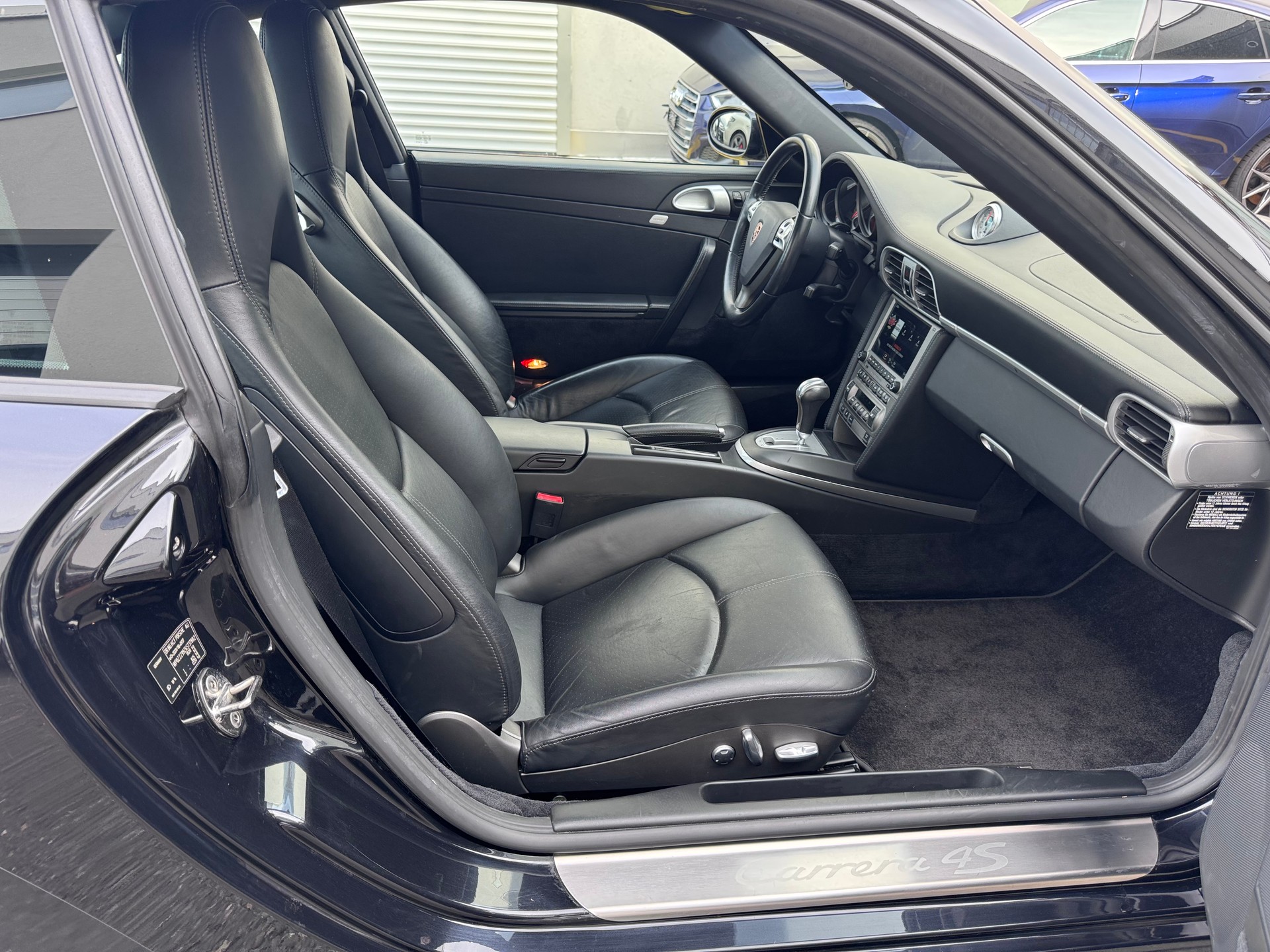 PORSCHE 911 Carrera 4S-image-7