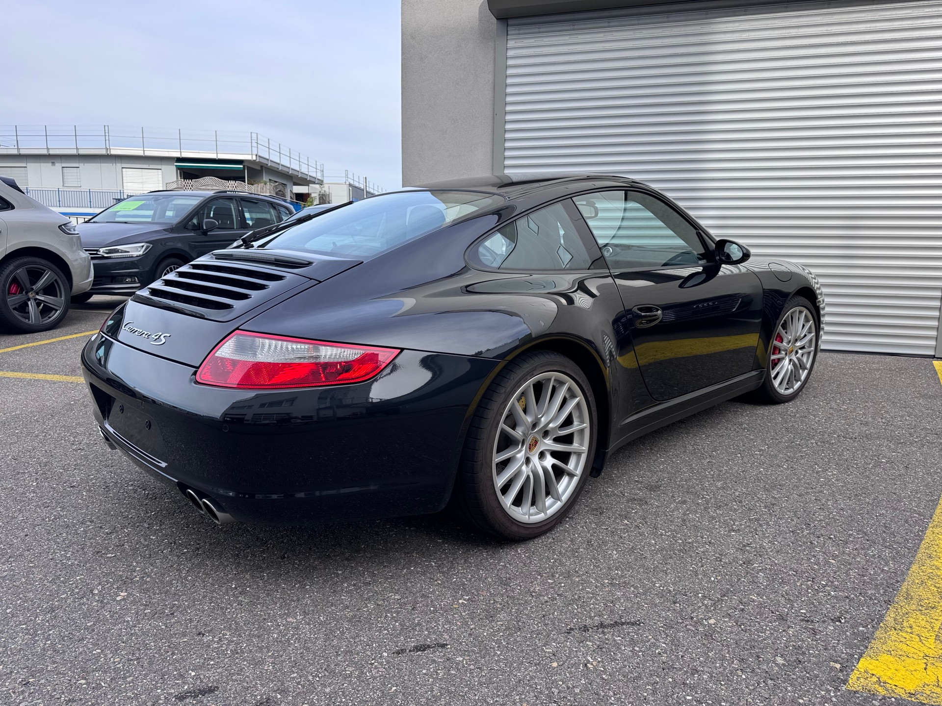 PORSCHE 911 Carrera 4S-image-2