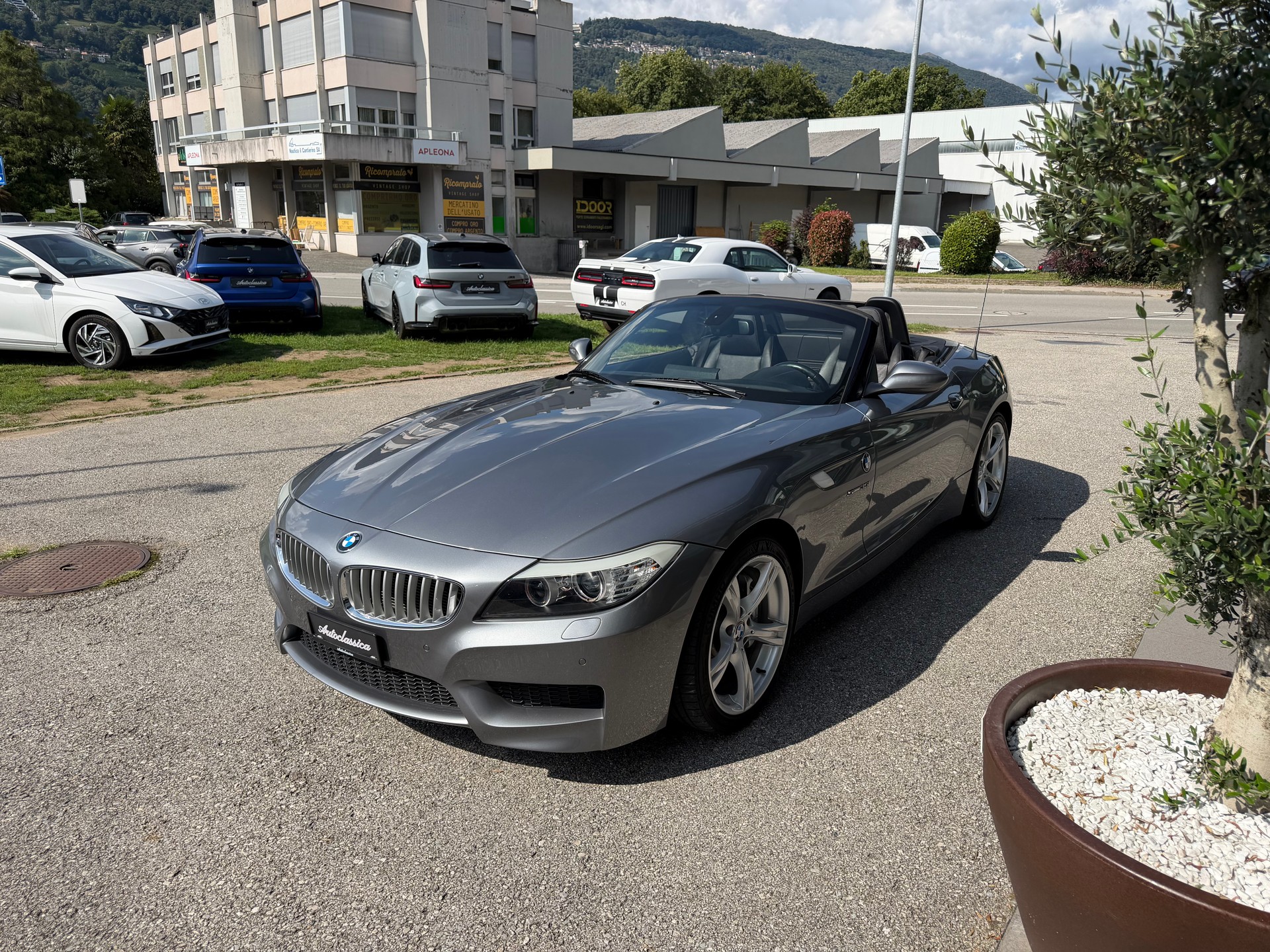 BMW Z4 sDrive35i-image-7