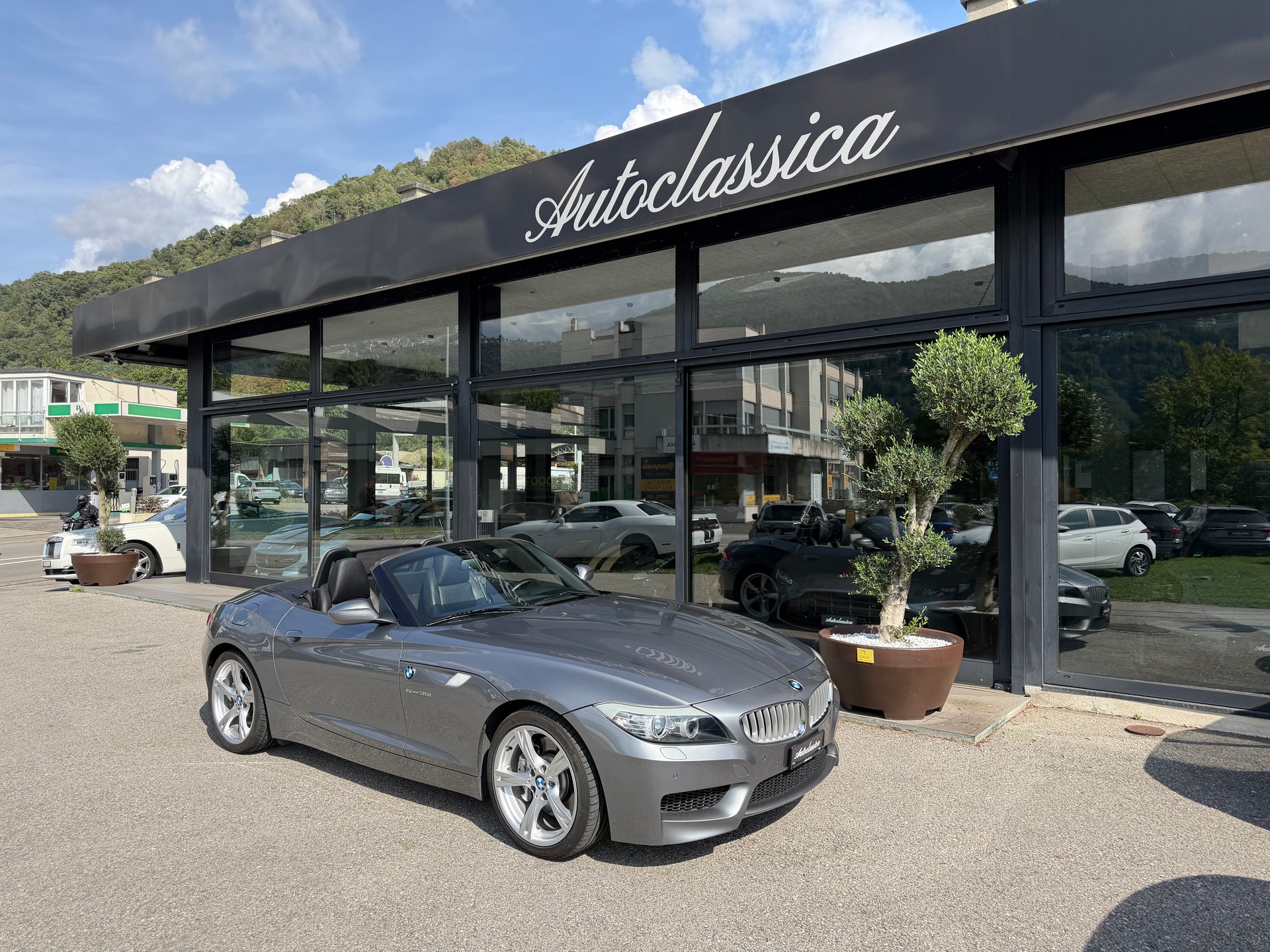 BMW Z4 sDrive35i-image-5