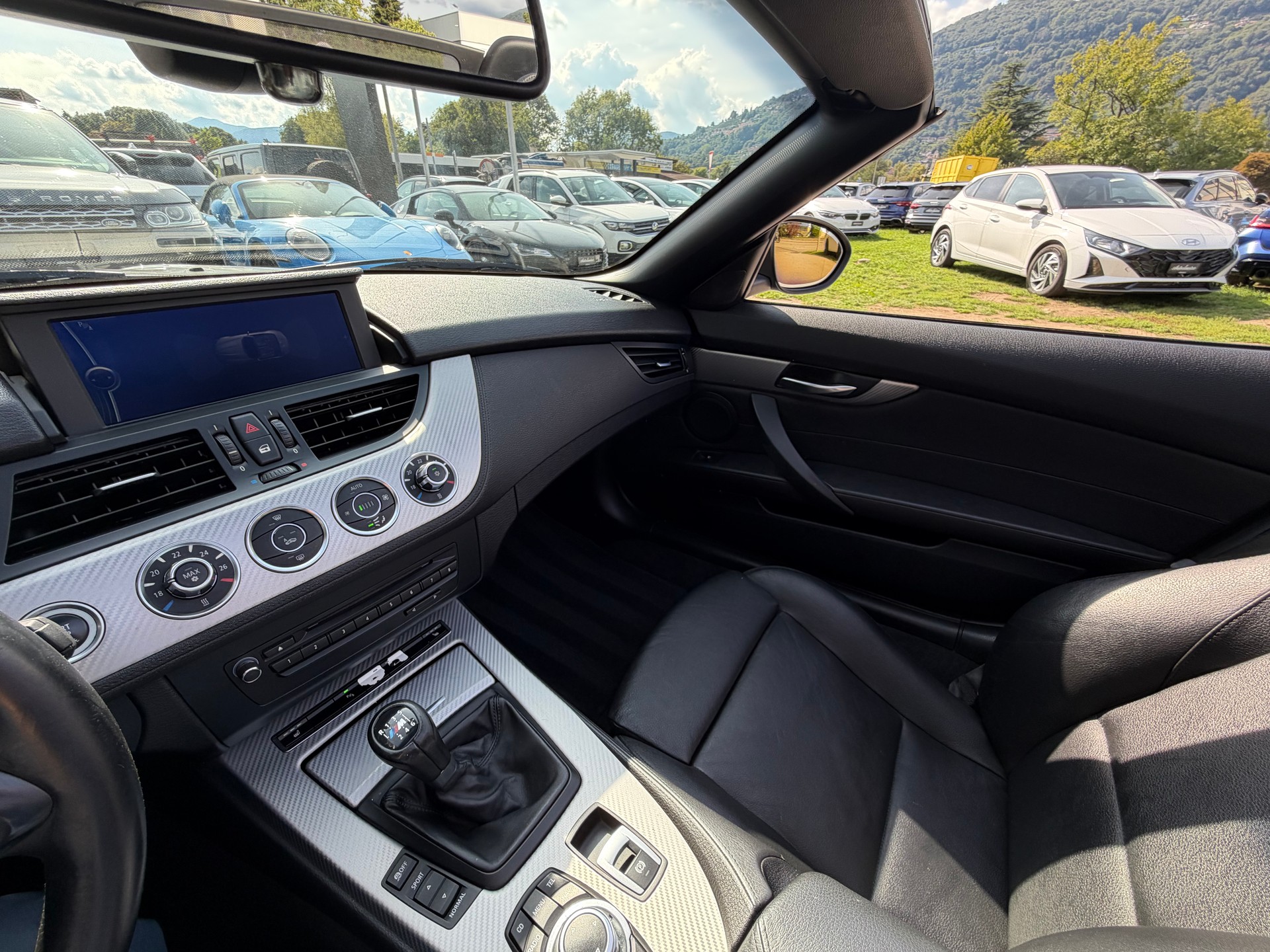 BMW Z4 sDrive35i-image-17