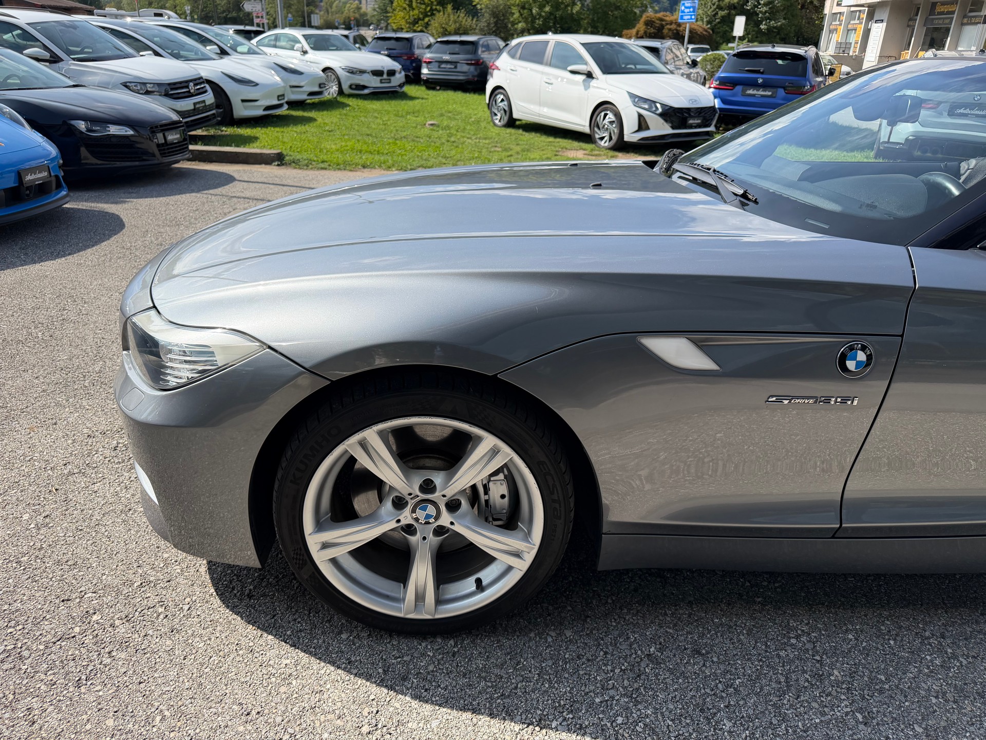 BMW Z4 sDrive35i-image-19