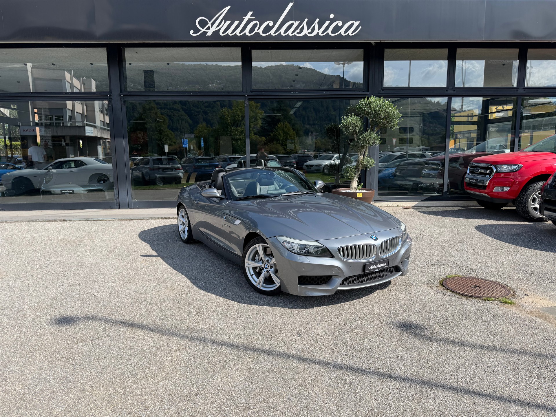 BMW Z4 sDrive35i-image-0