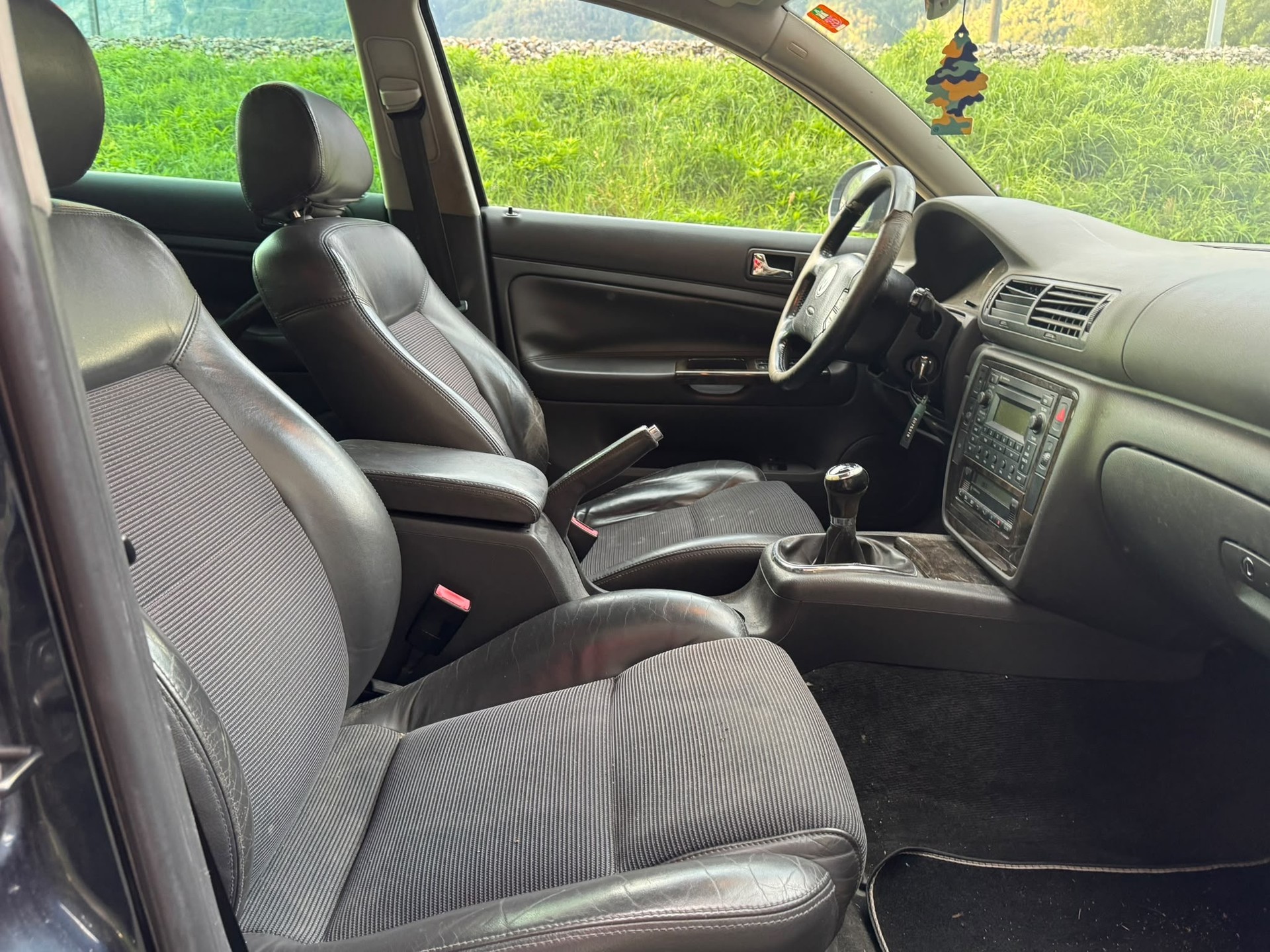 VW Passat Variant 1.9 TDI 4Motion Highline-image-10