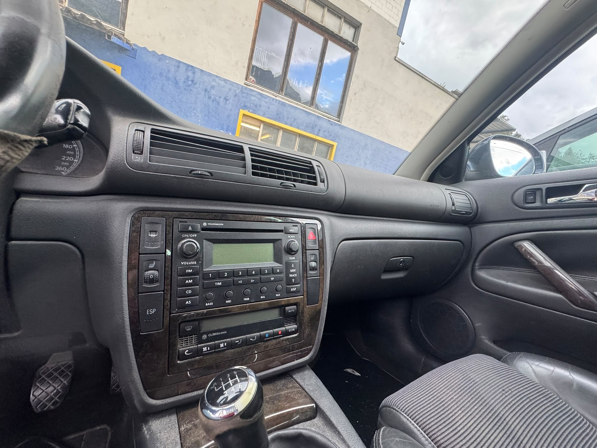 VW Passat Variant 1.9 TDI 4Motion Highline-image-12