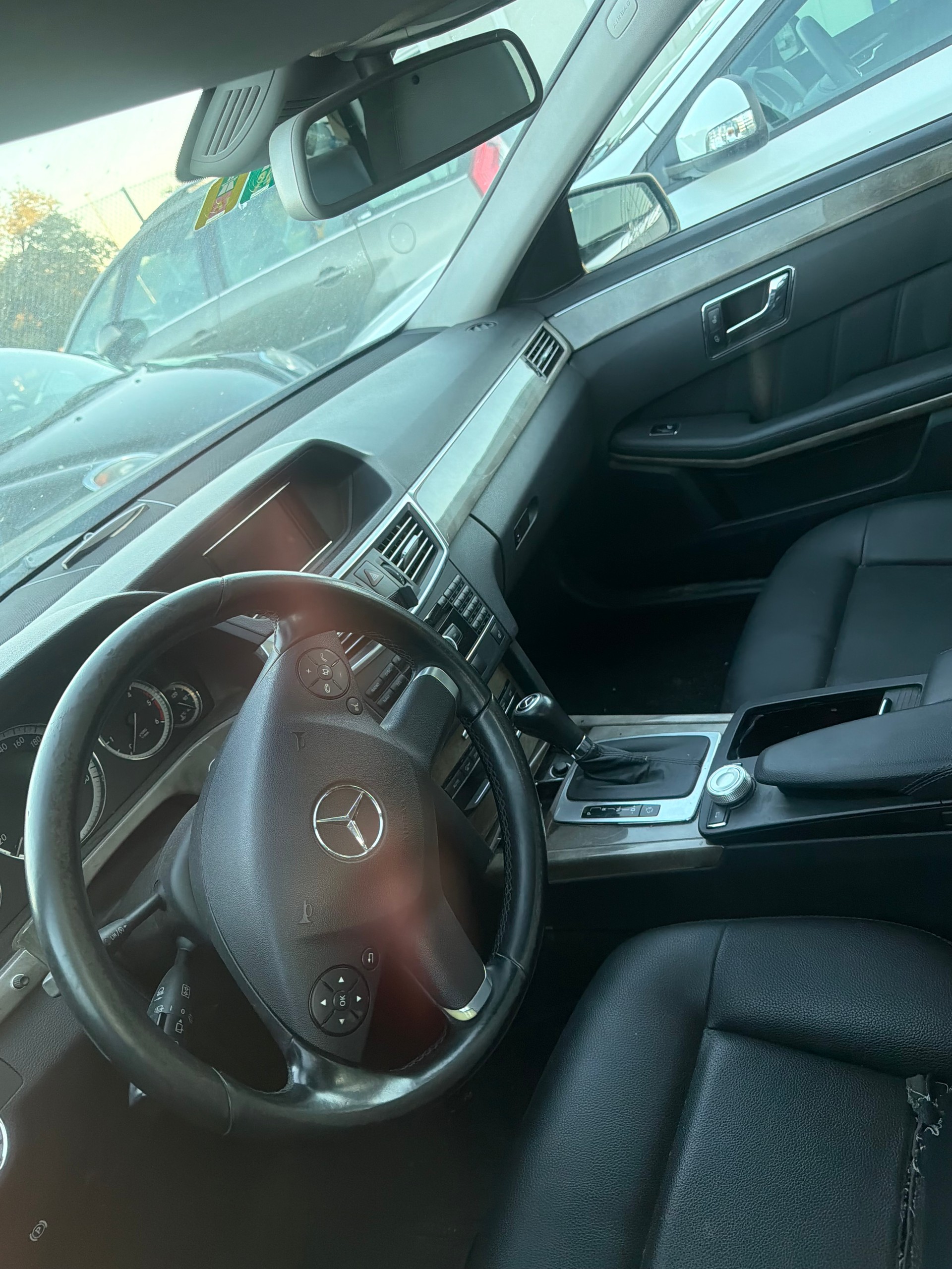 MERCEDES-BENZ E 250 CDI BlueEfficiency Avantgarde Automatic-image-5