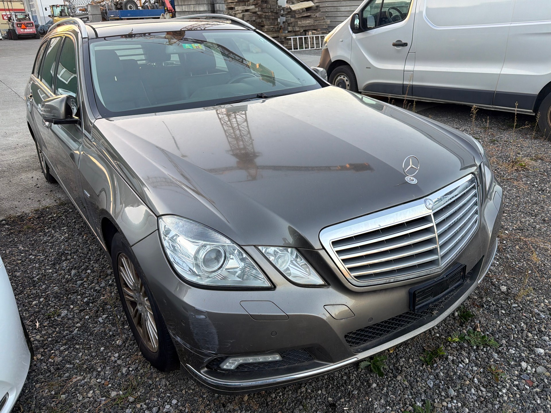 MERCEDES-BENZ E 250 CDI BlueEfficiency Avantgarde Automatic-image-1