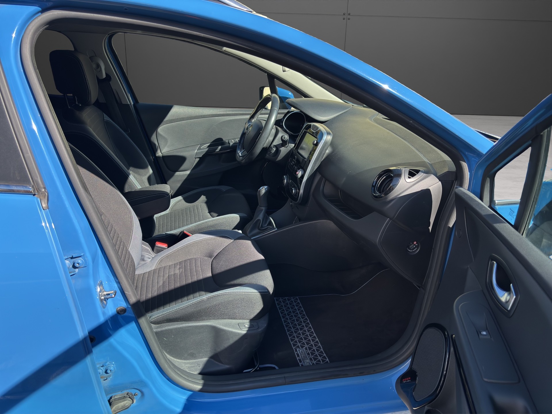 RENAULT Clio Grandtour 0.9 12V Swiss Edition-image-14