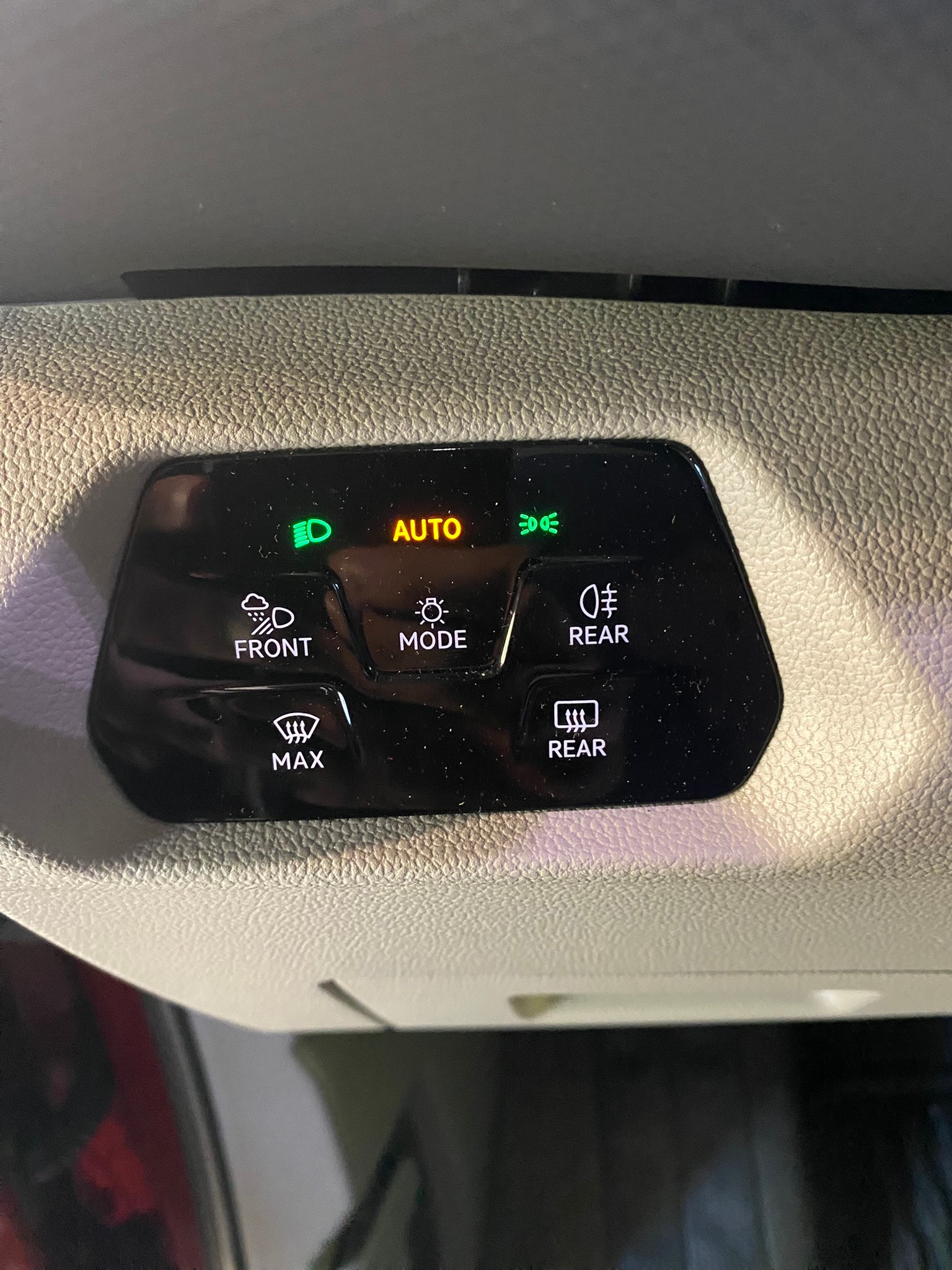 VW Multivan 1.5 TSI Liberty DSG-image-27