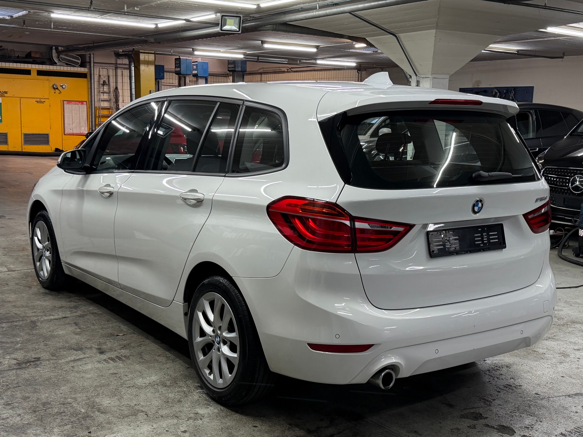 BMW 216d Gran Tourer DKG Sport Line-image-3