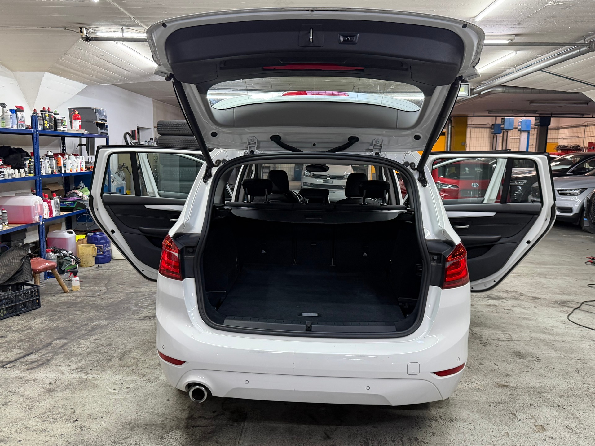 BMW 216d Gran Tourer DKG Sport Line-image-7