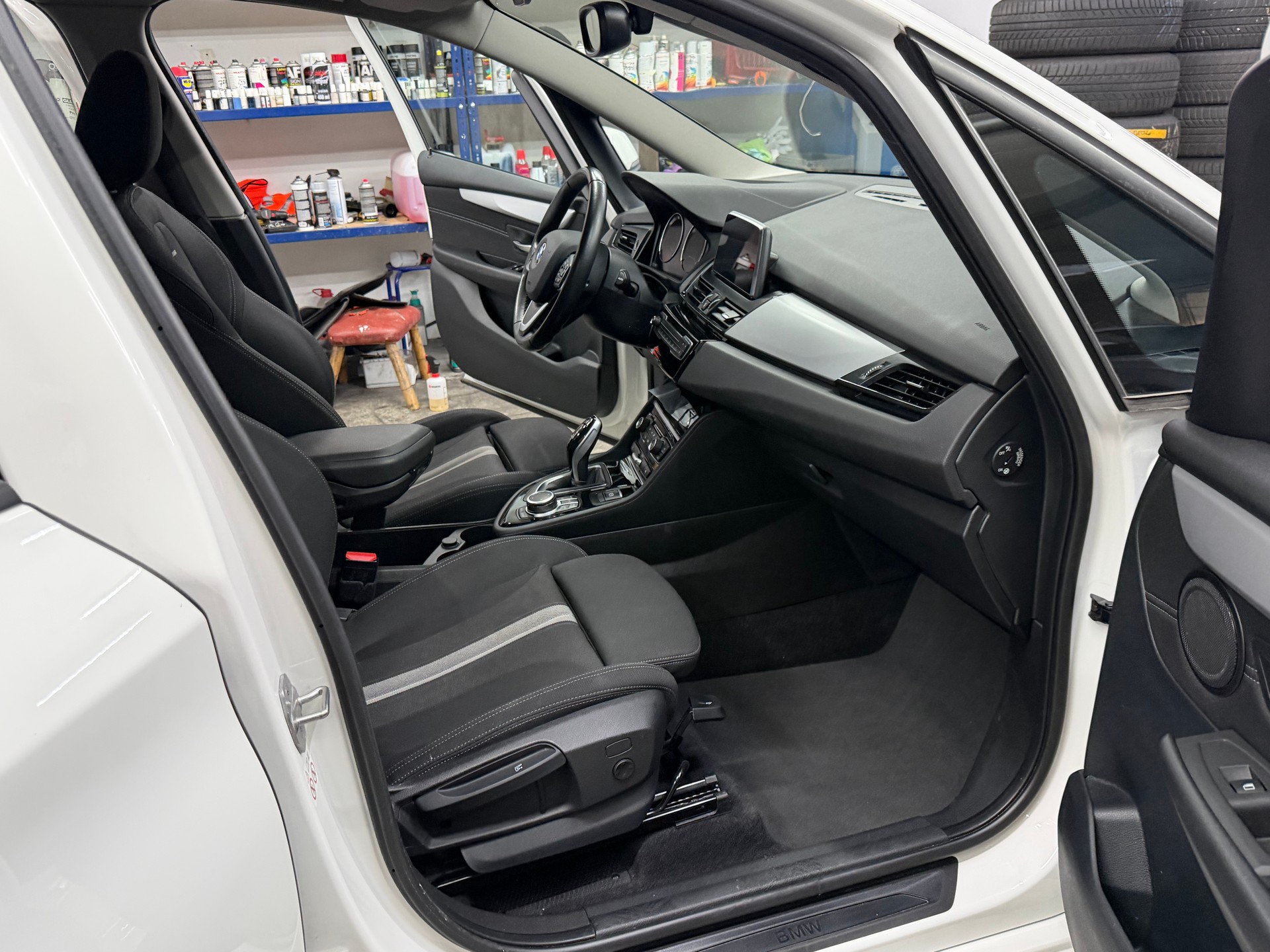 BMW 216d Gran Tourer DKG Sport Line-image-11