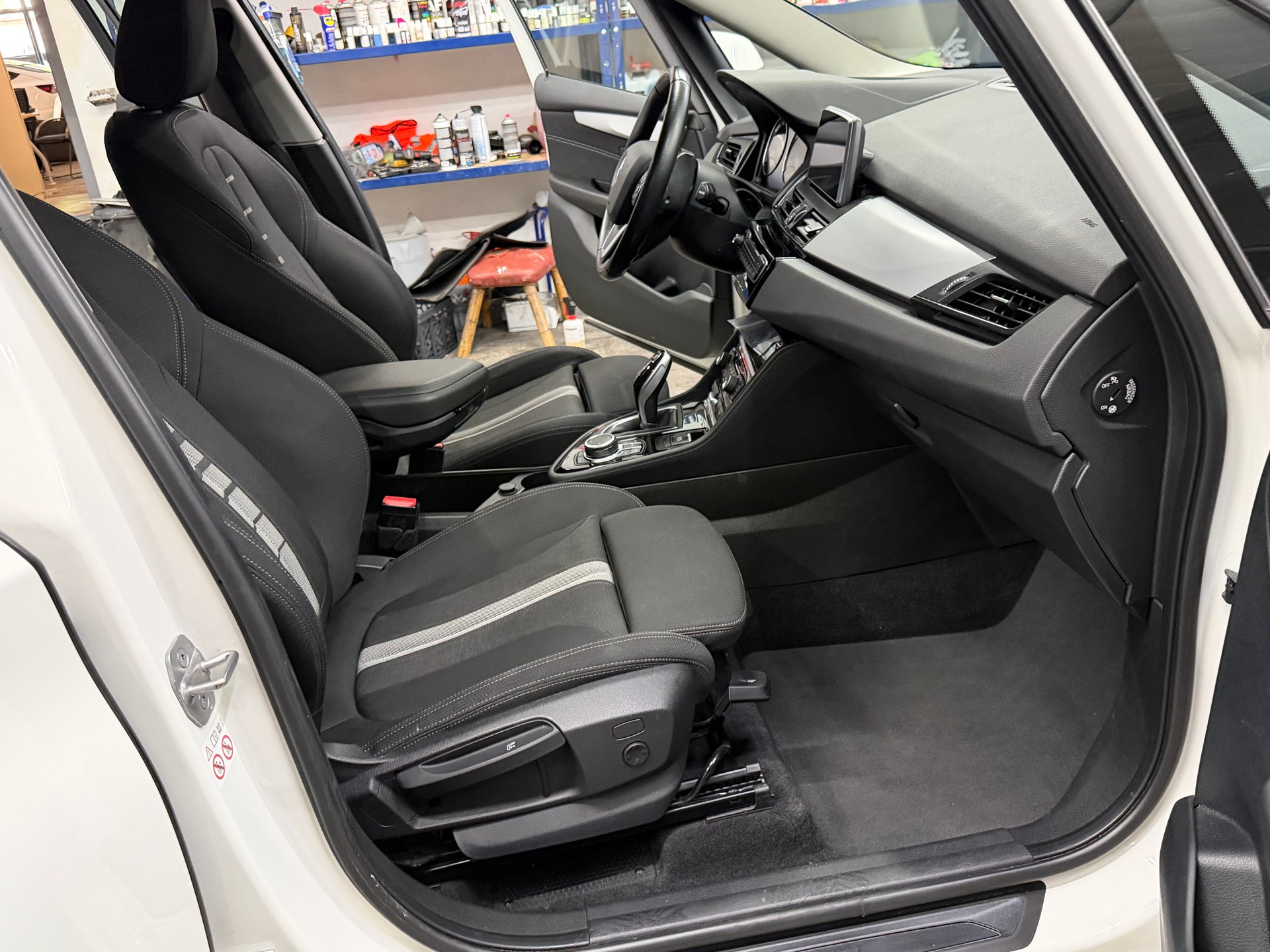 BMW 216d Gran Tourer DKG Sport Line-image-10