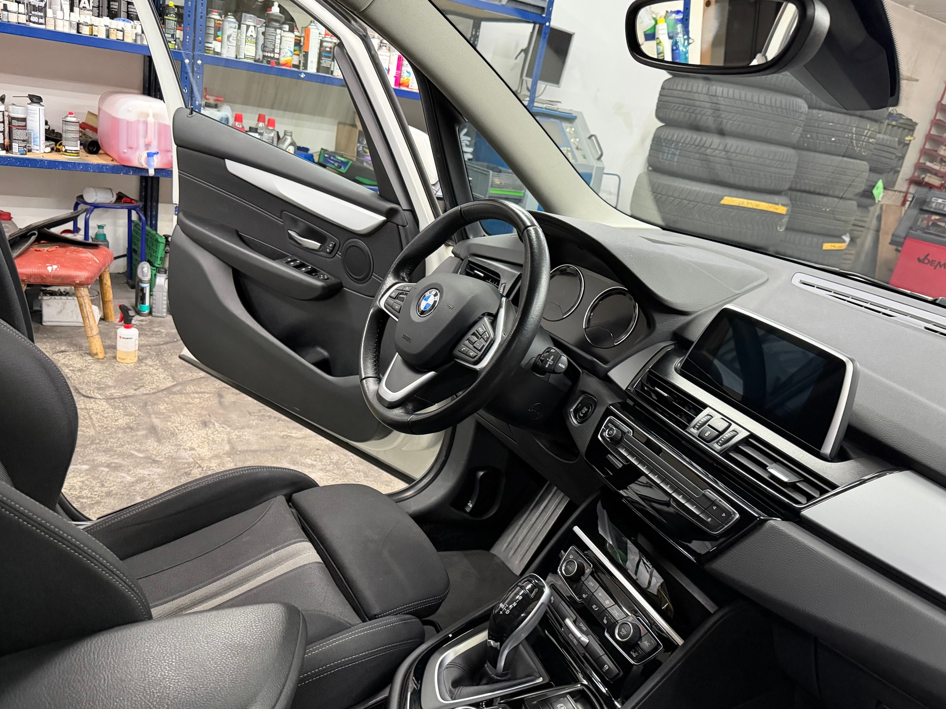 BMW 216d Gran Tourer DKG Sport Line-image-8