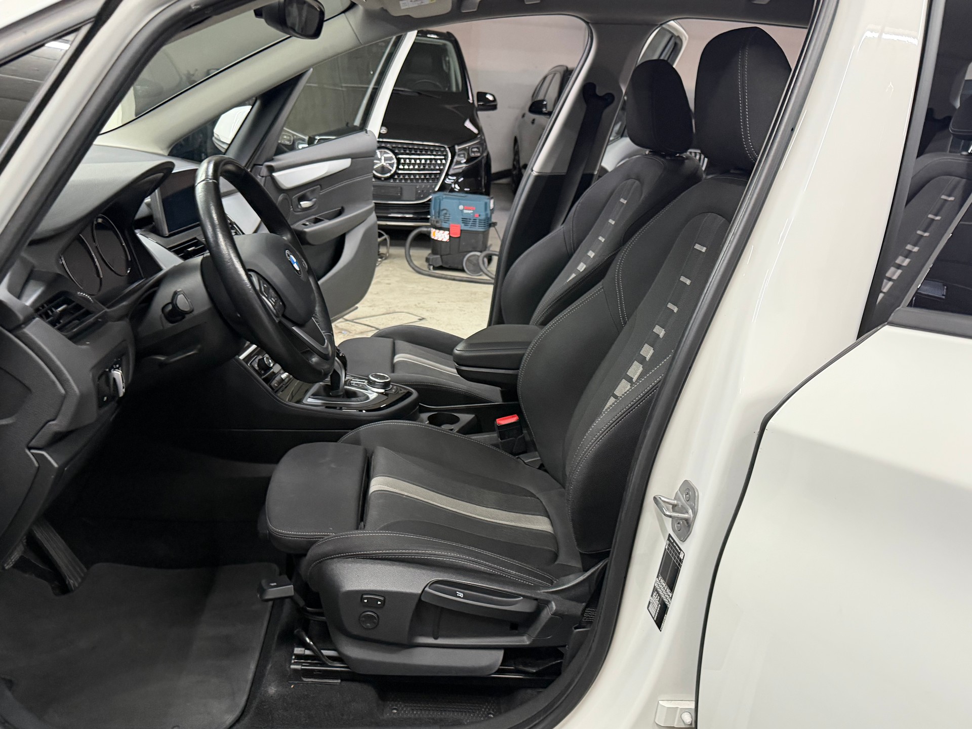 BMW 216d Gran Tourer DKG Sport Line-image-13