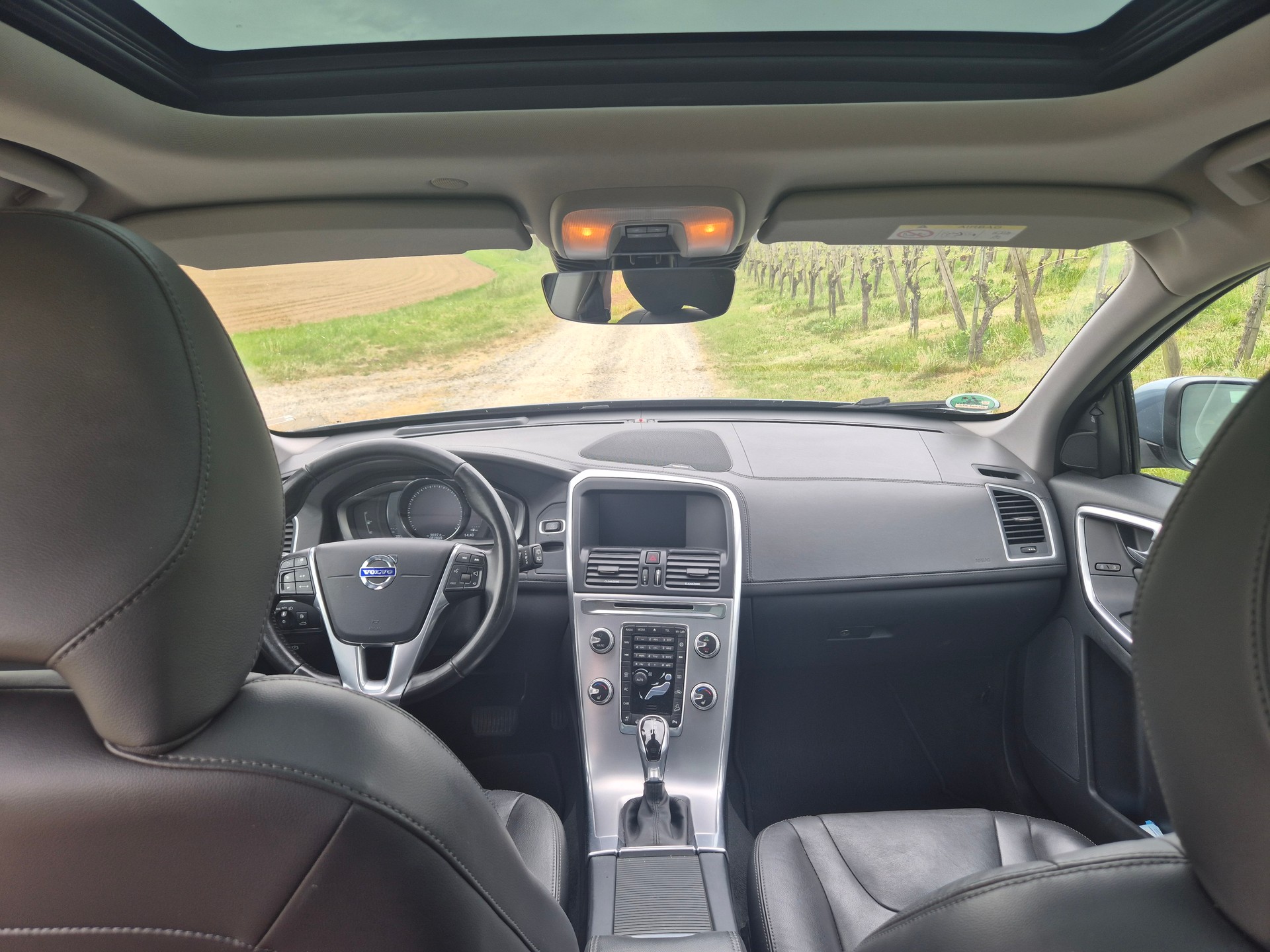 VOLVO 2.4 D4 Executive Plus AWD S/S-image-3