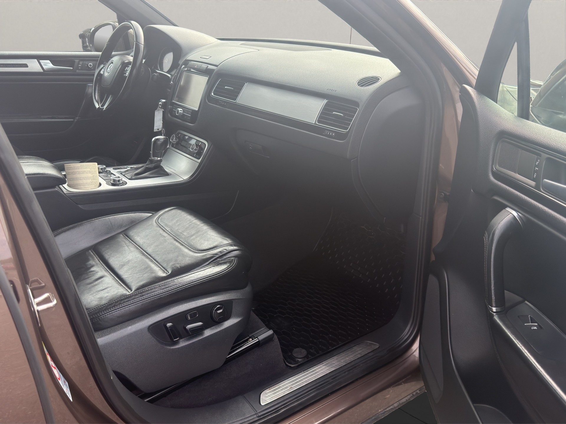 VW Touareg 3.0 TDI BlueMotion Technology Tiptronic-image-9