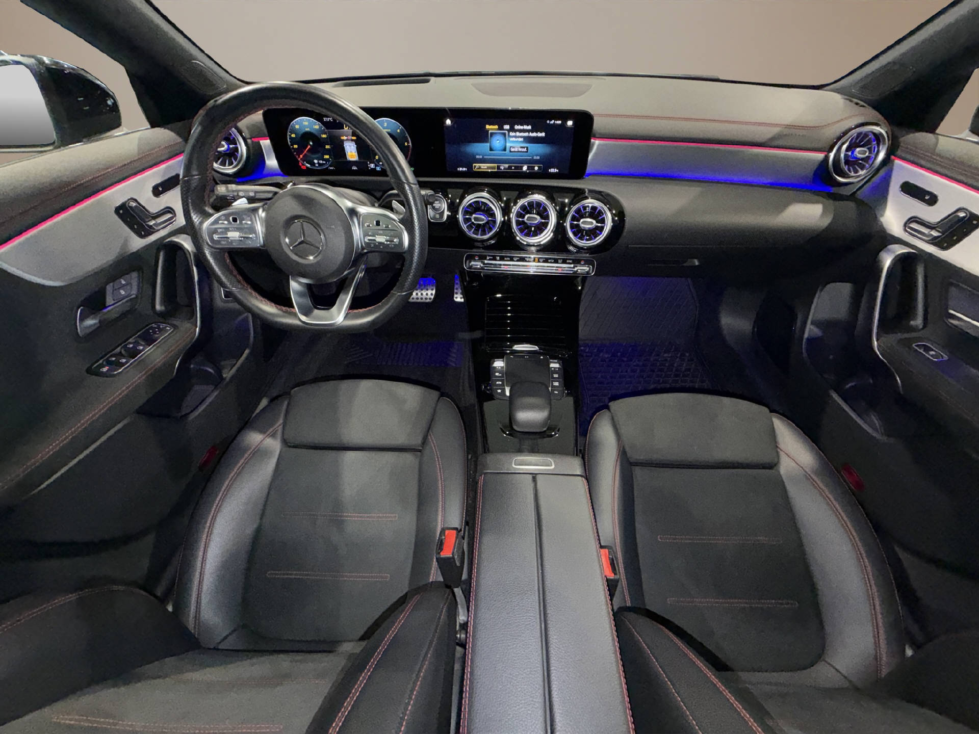 MERCEDES-BENZ CLA 220 d AMG Line 4matic Shooting Brake-image-12