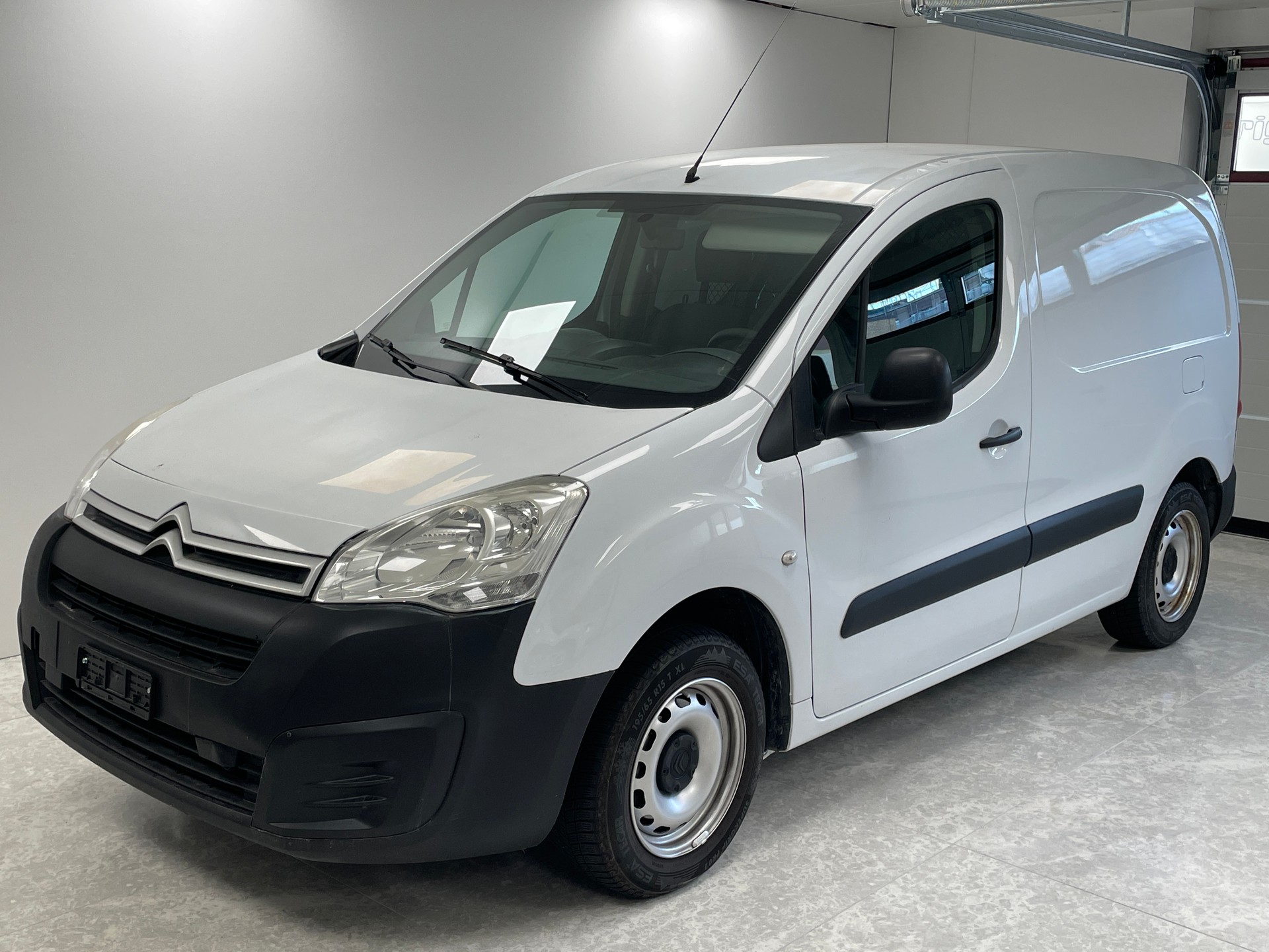 CITROEN Berlingo 1.6 HDi 600 Komfort mit Fahrzeugeinrichtung