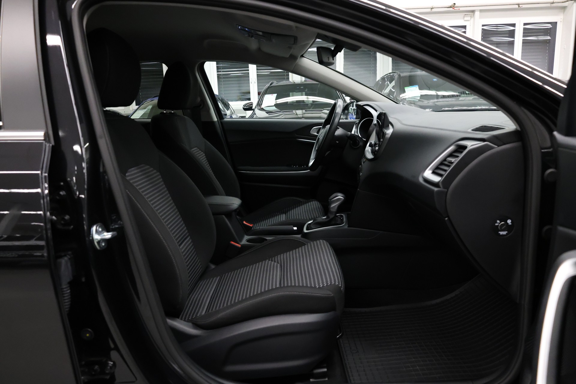 KIA Ceed SW 1.5 T-GDi Power-image-15
