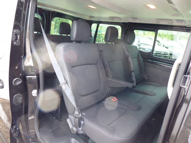 NISSAN NV300 dCi 120 2.7 L1H1 Permium 9Pl.-image-8