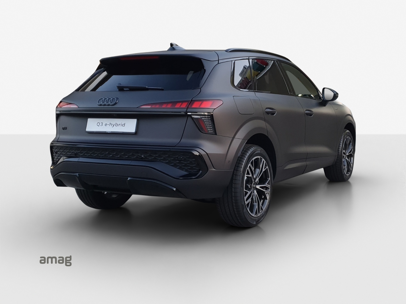 AUDI Q3 SUV e-hybrid 200 kW S tronig-image-4