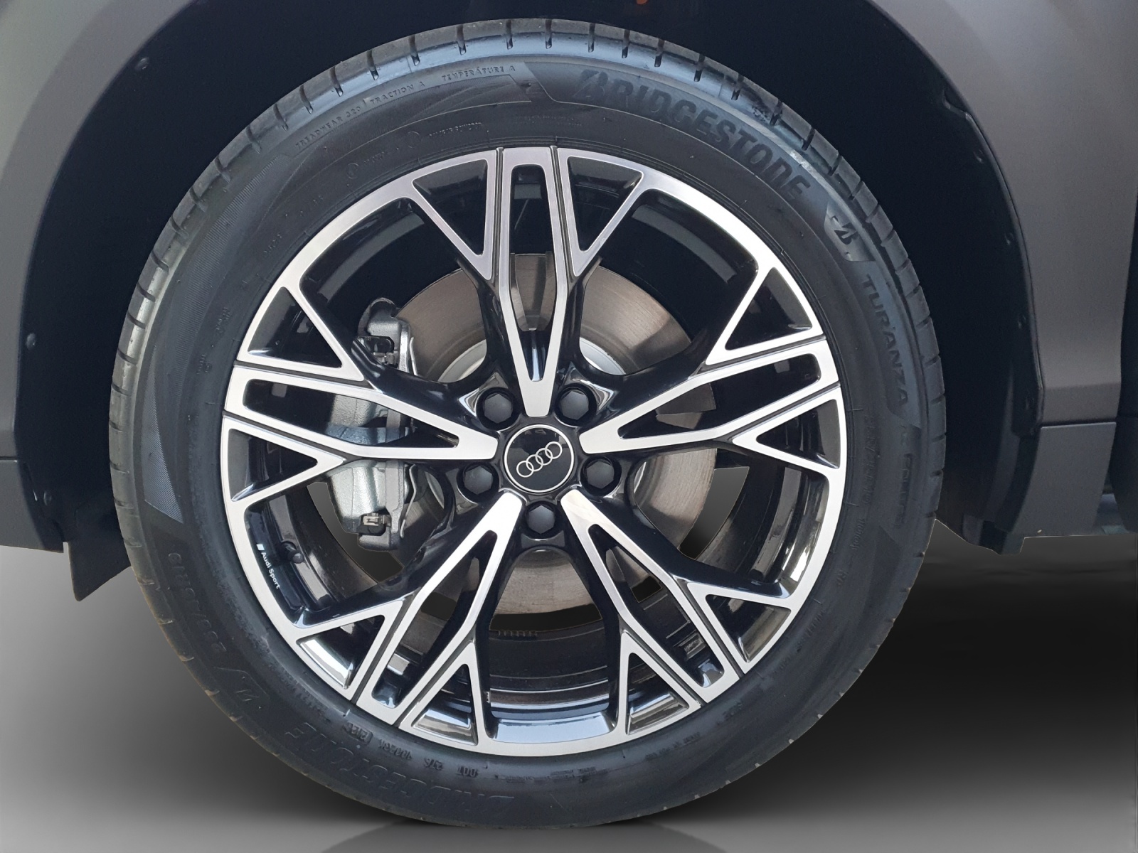 AUDI Q3 SUV e-hybrid 200 kW S tronig-image-13