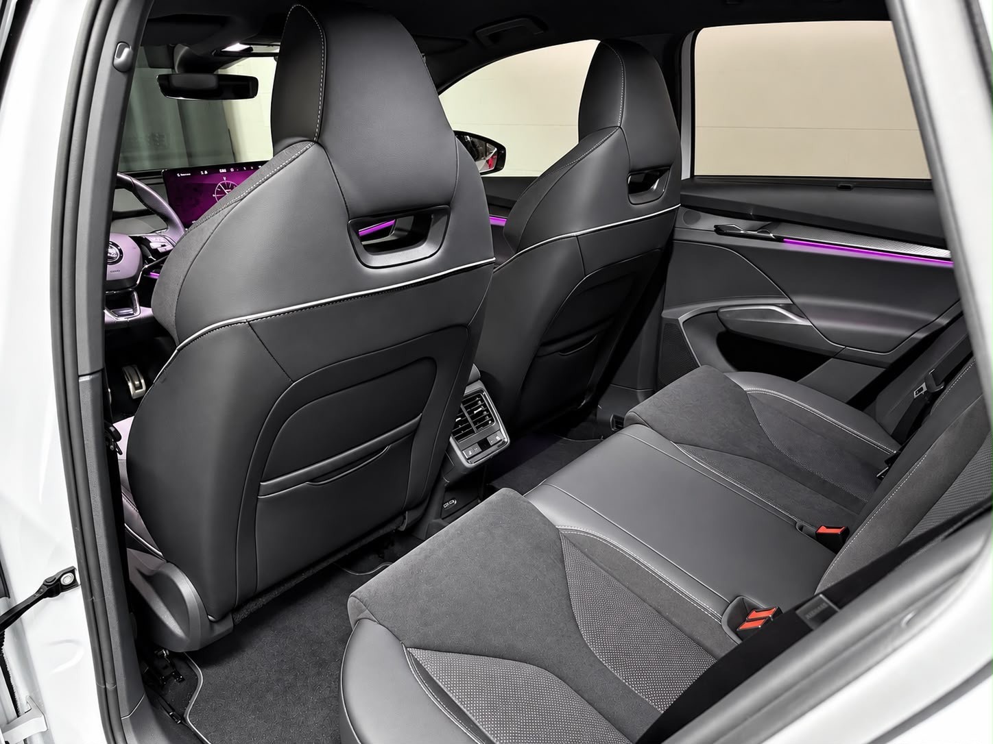 SKODA Enyaq iV 80x SportLine-image-12