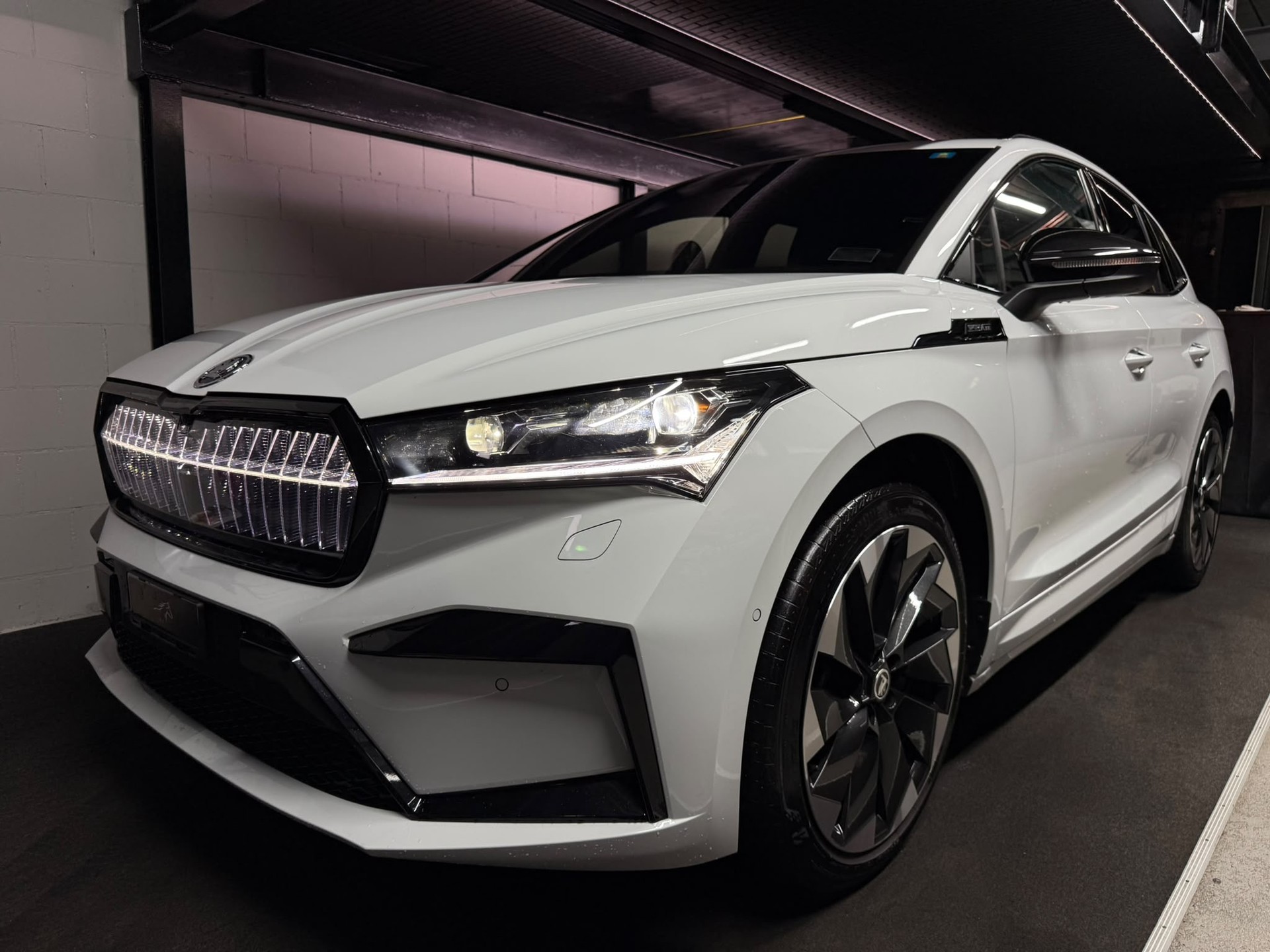 SKODA Enyaq iV 80x SportLine-showroom-element-1