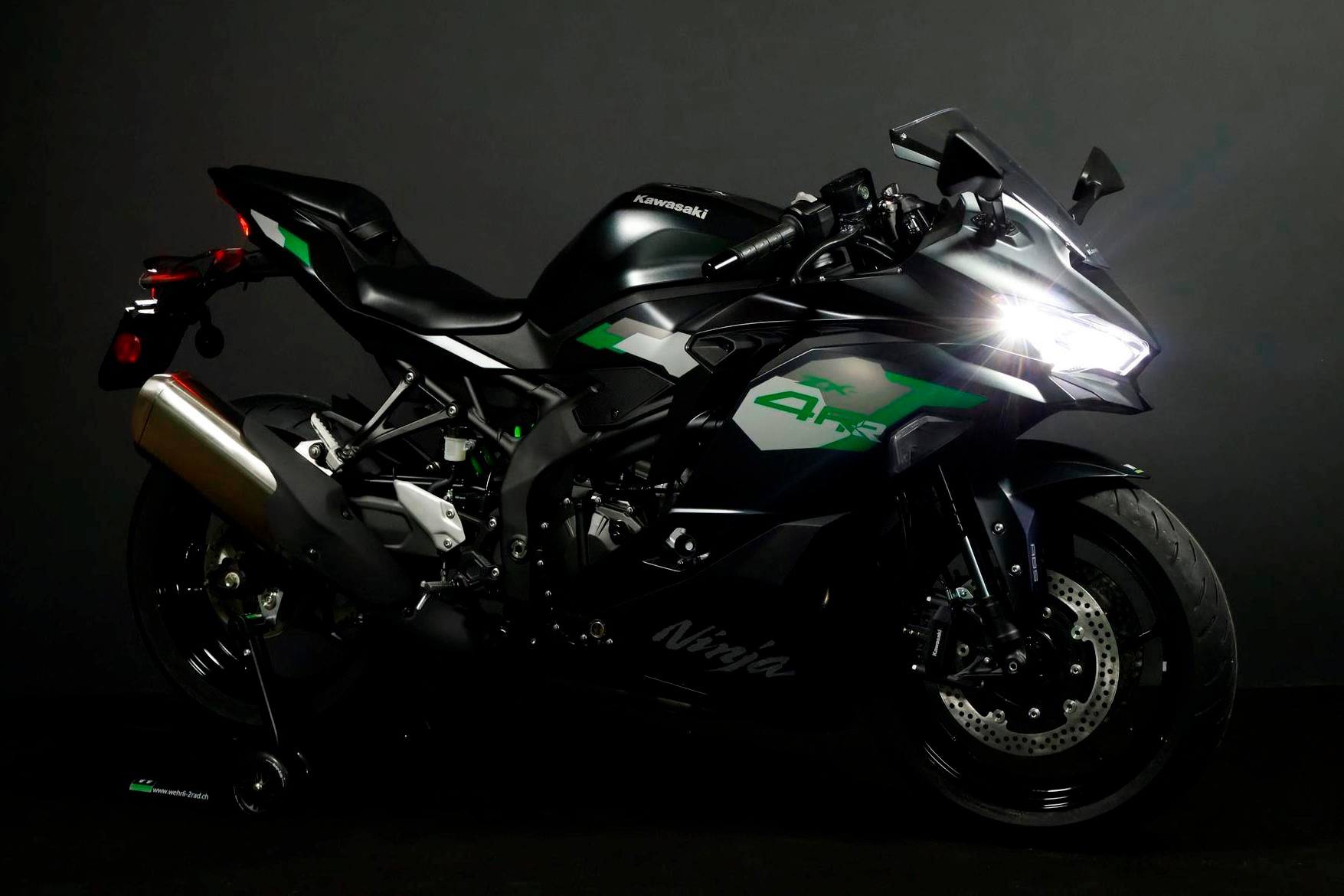 KAWASAKI Ninja ZX-4RR (57/35 KW)-showroom-element-1