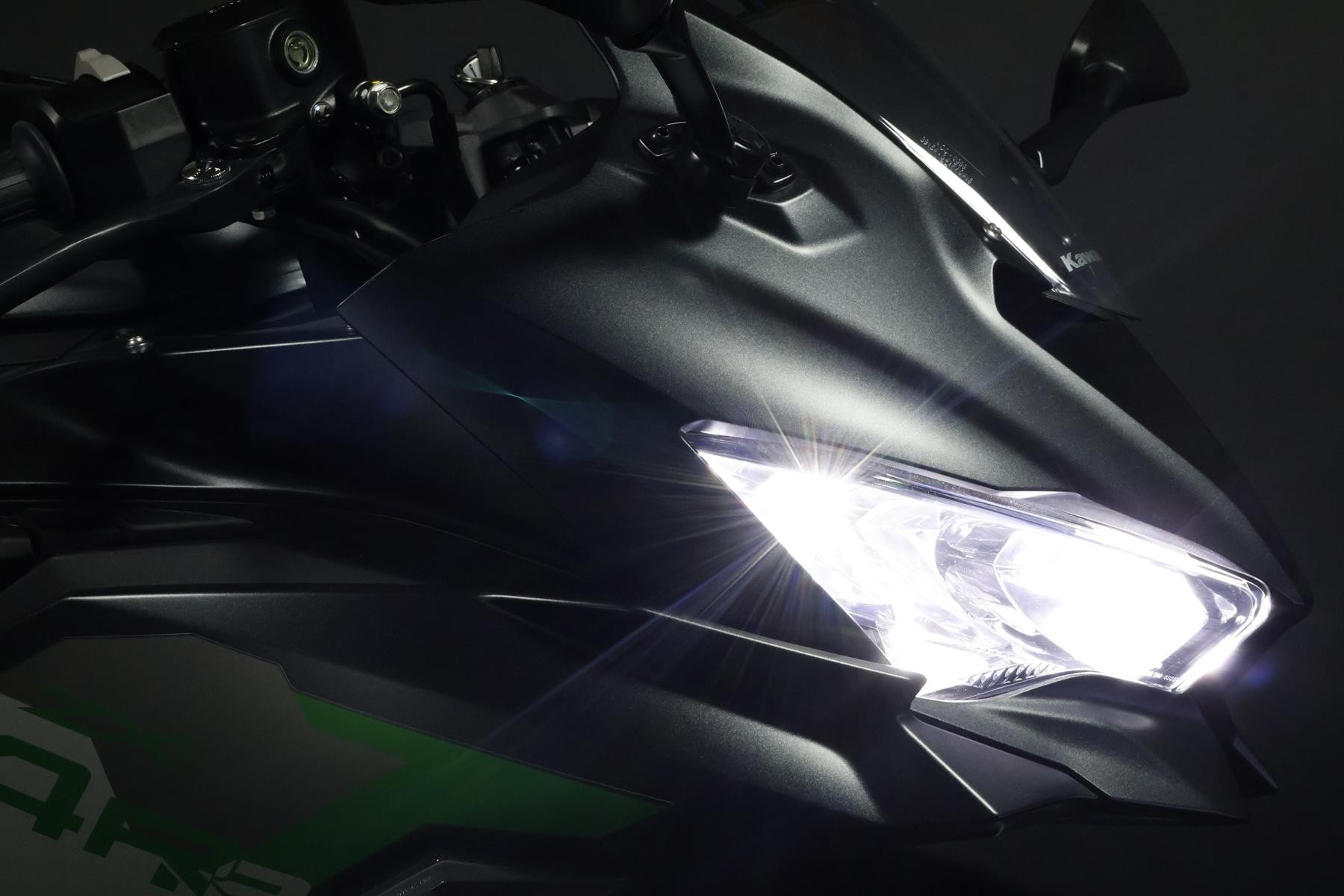 KAWASAKI Ninja ZX-4RR (57/35 KW)-showroom-element-3