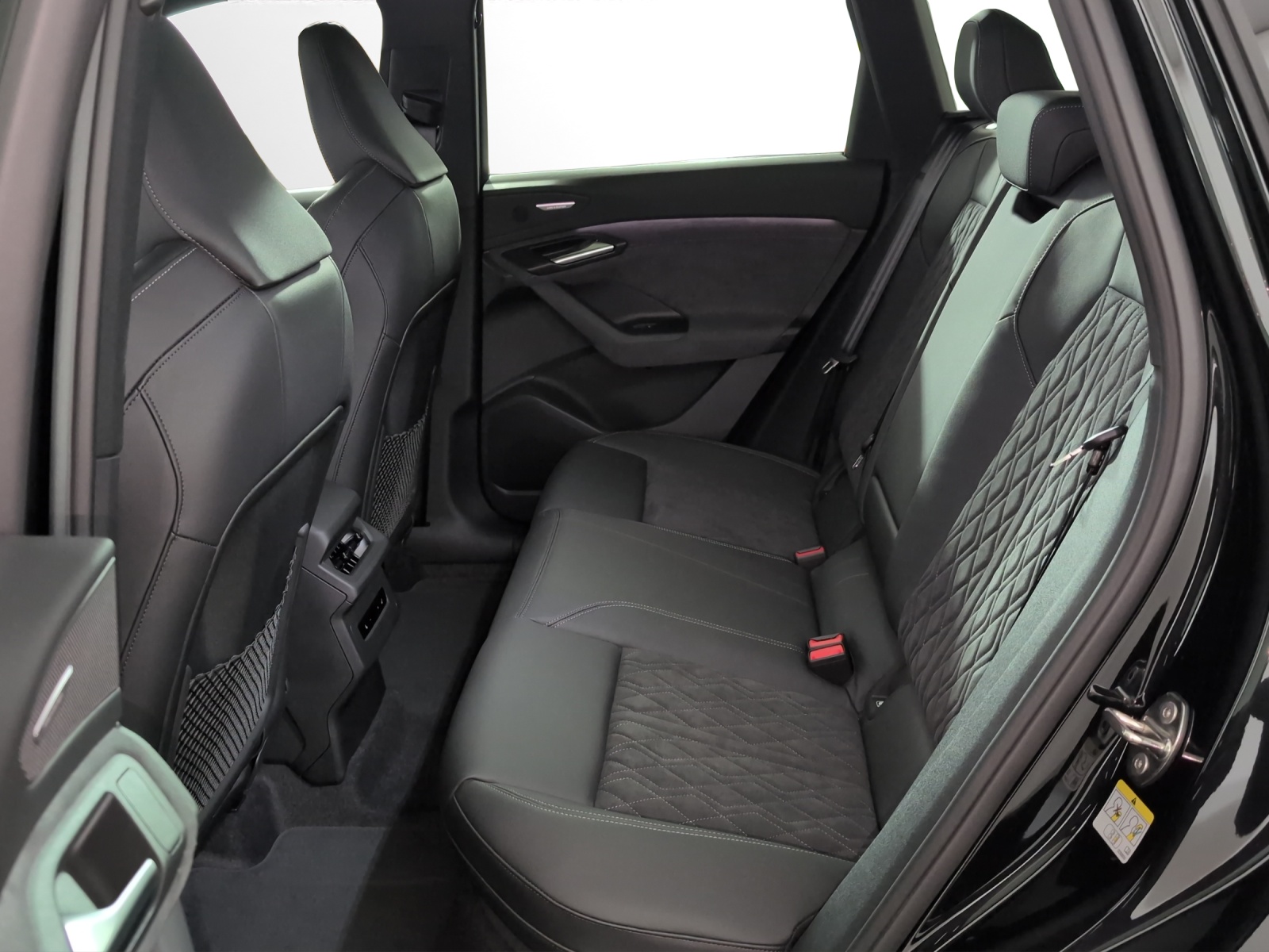 AUDI Q6 e-tron quattro-image-7
