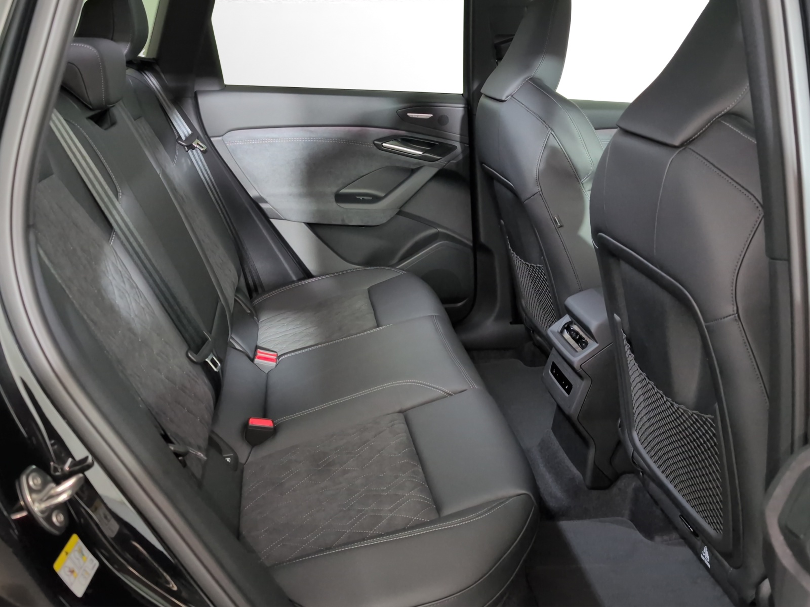 AUDI Q6 e-tron quattro-image-8