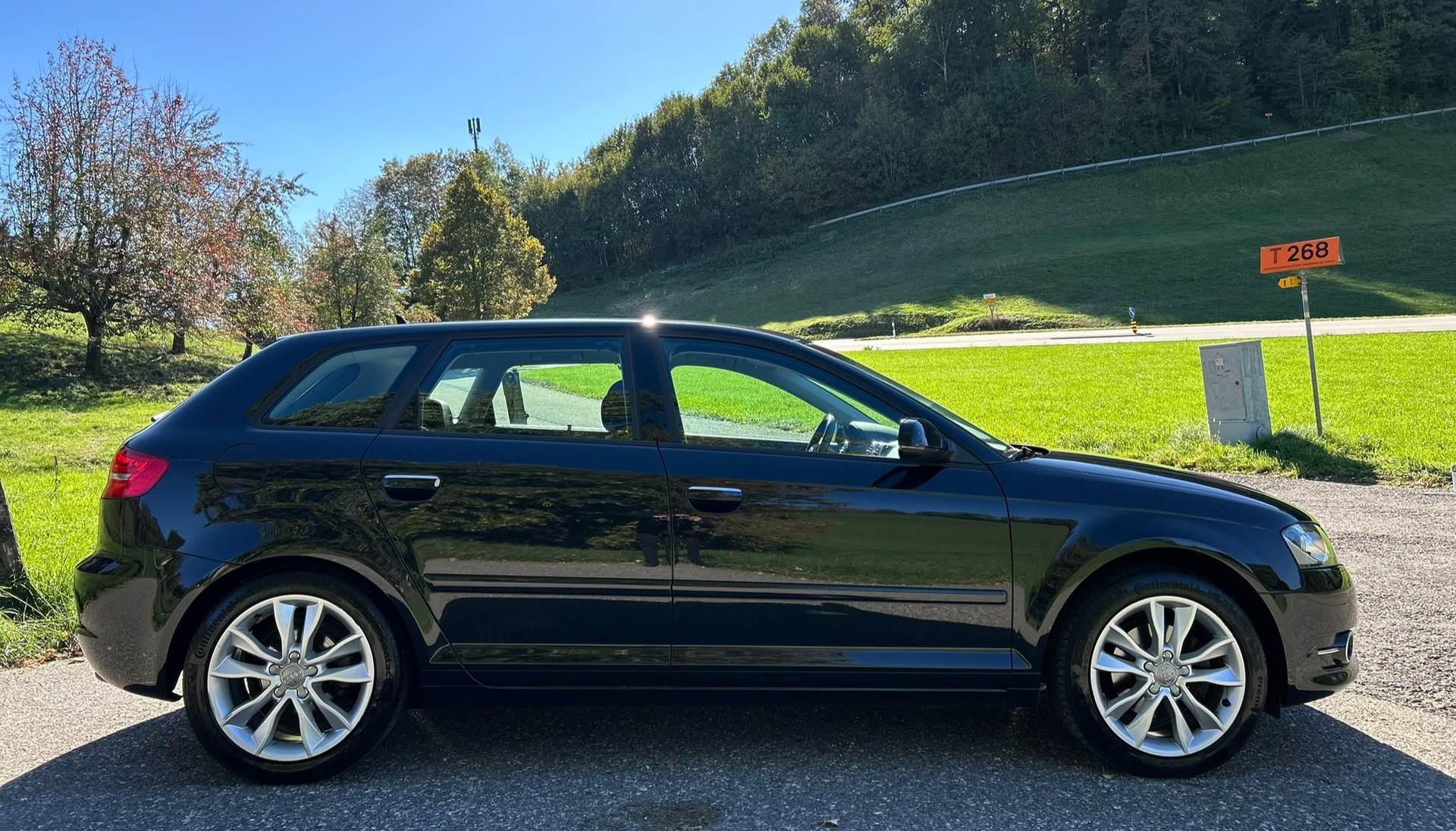 AUDI A3 Sportback 1.4 TFSI Attraction S-tronic-image-5