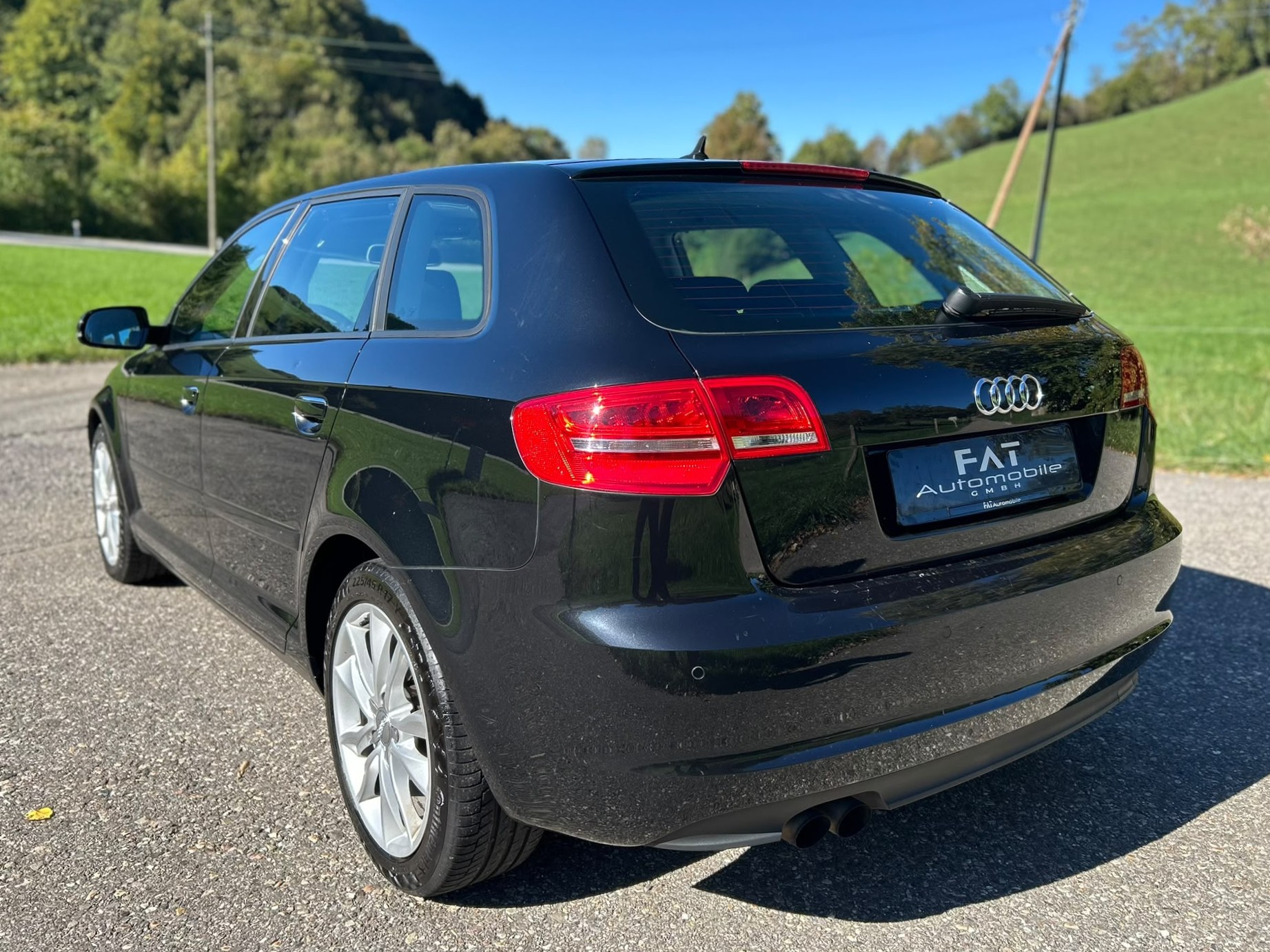 AUDI A3 Sportback 1.4 TFSI Attraction S-tronic-image-2