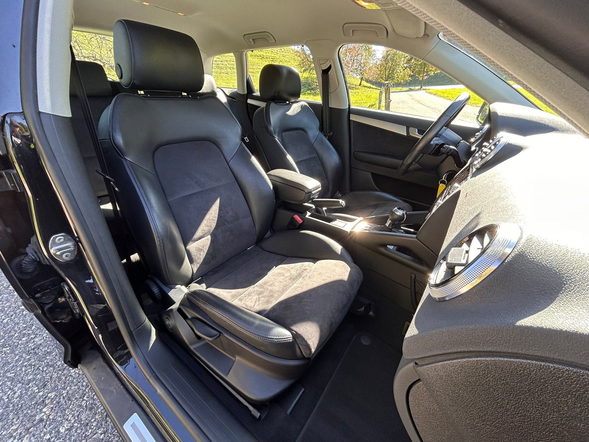 AUDI A3 Sportback 1.4 TFSI Attraction S-tronic-image-11